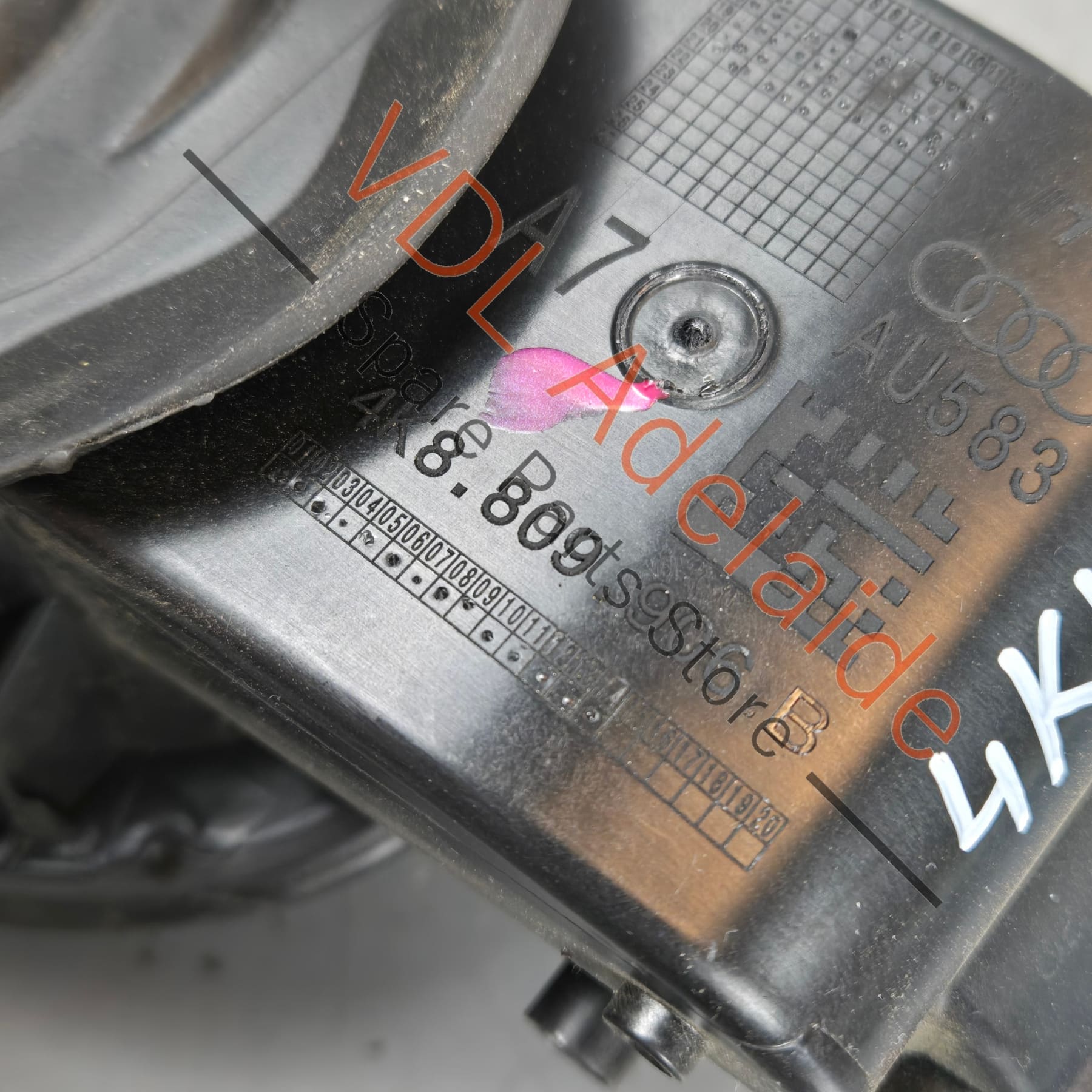 4K8809906B    Audi A7 S7 RS7 Fuel Filler Door Flap 4K8809907 Mythos Black 0E / Y9T