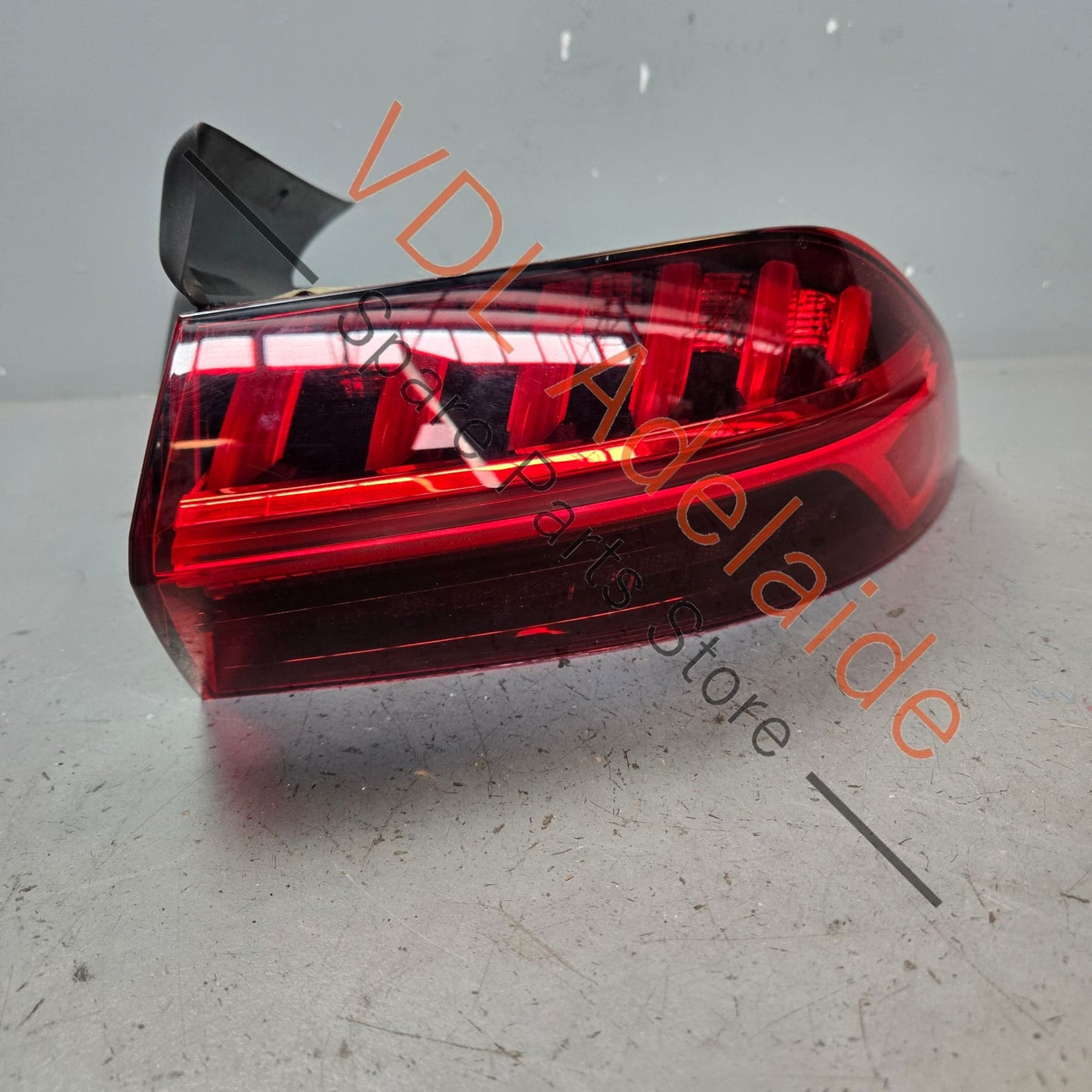 4K8945070B    Audi A7 S7 RS7 4K C8 Right Side Tail Light 4K8945070B