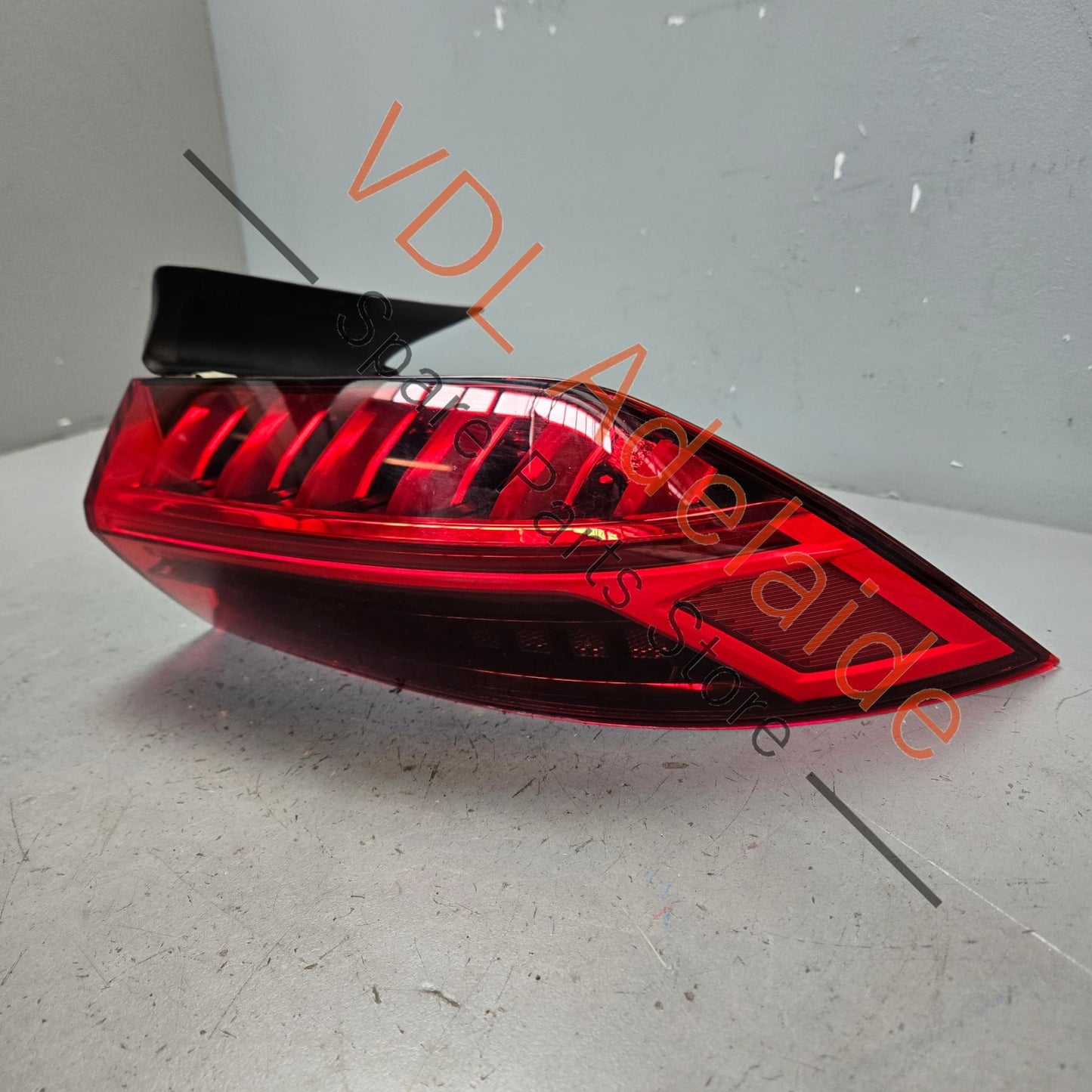 4K8945070B    Audi A7 S7 RS7 4K C8 Right Side Tail Light 4K8945070B