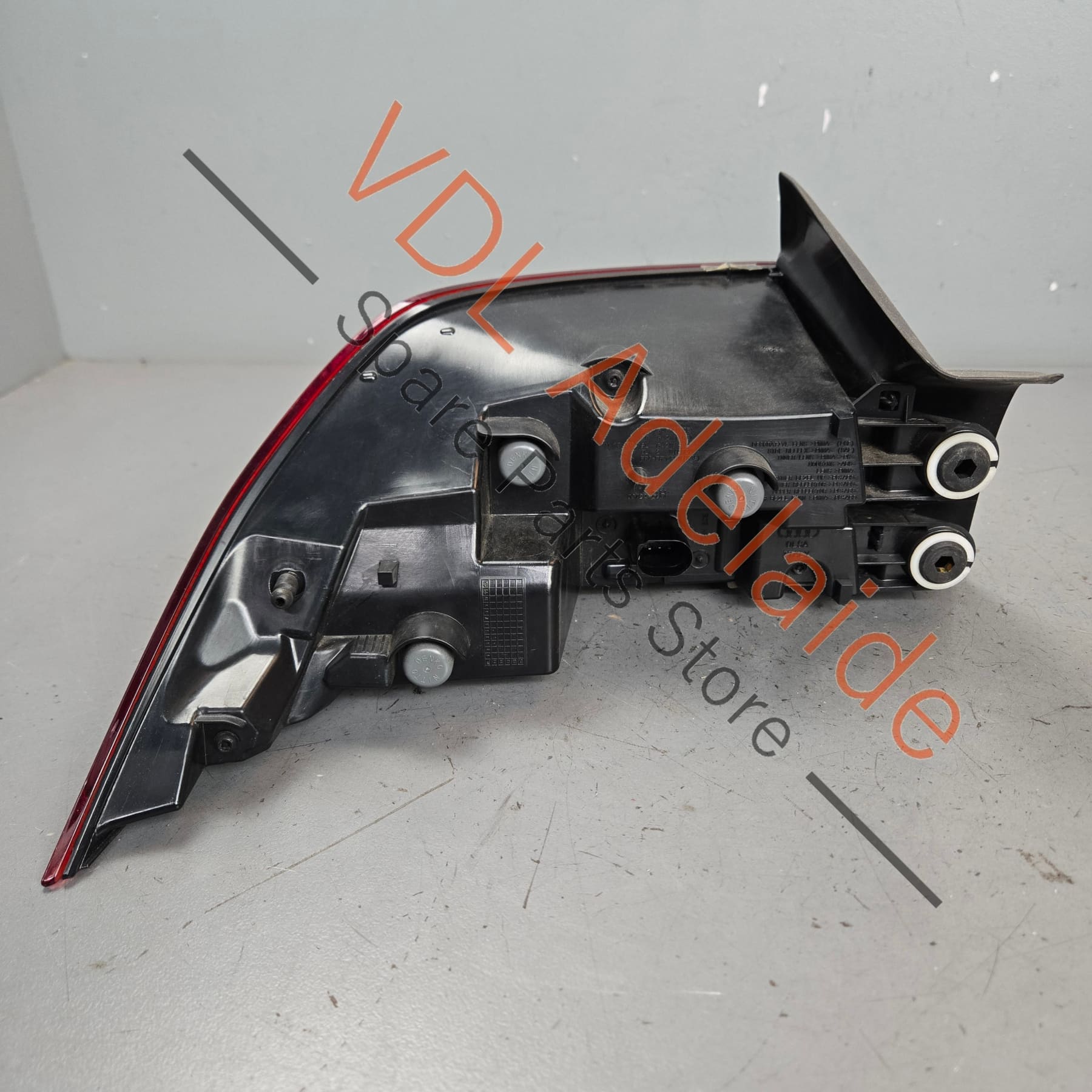 4K8945070B    Audi A7 S7 RS7 4K C8 Right Side Tail Light 4K8945070B