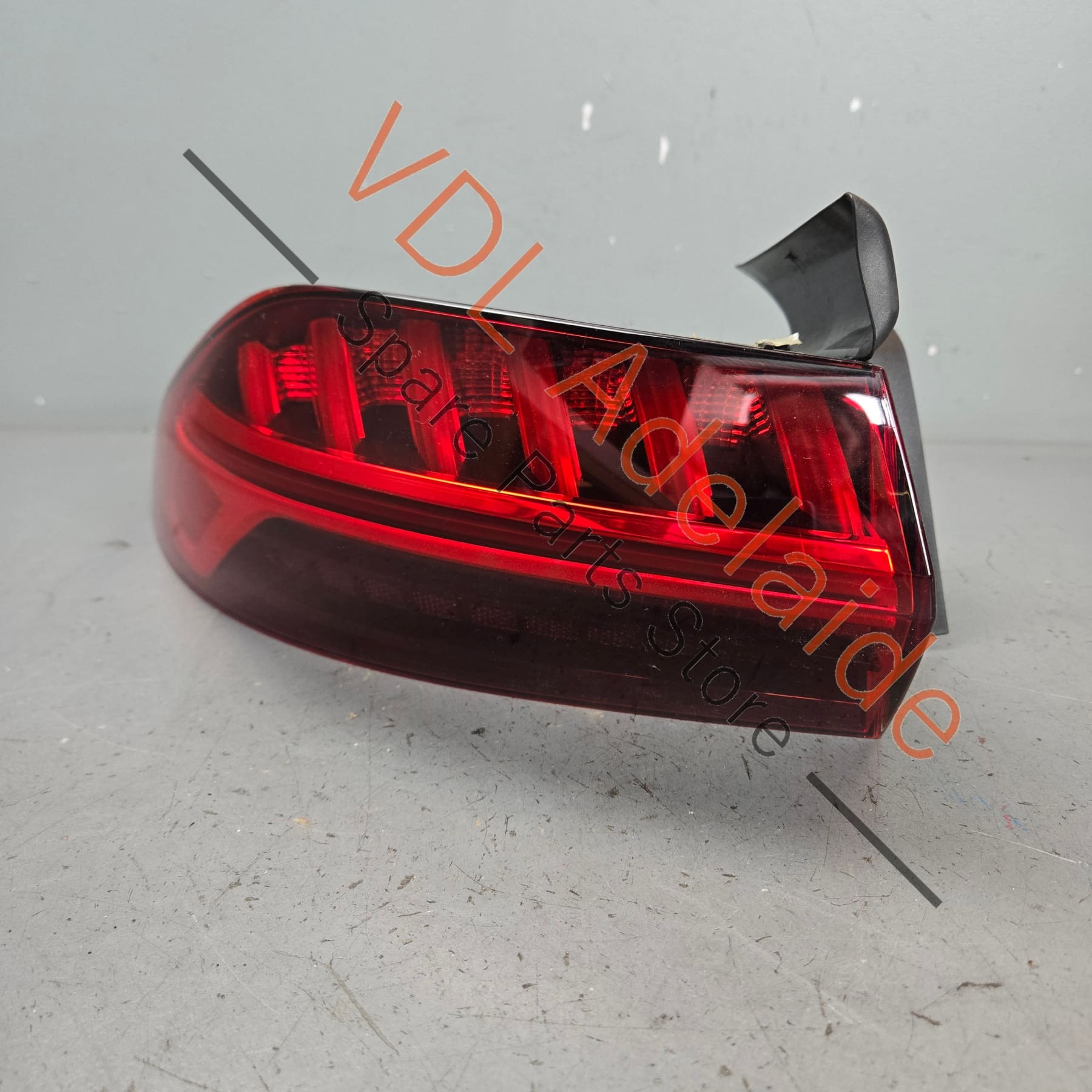 4K8945069B    Audi A7 S7 RS7 4K C8 Left Side Tail Light 4K8945069B