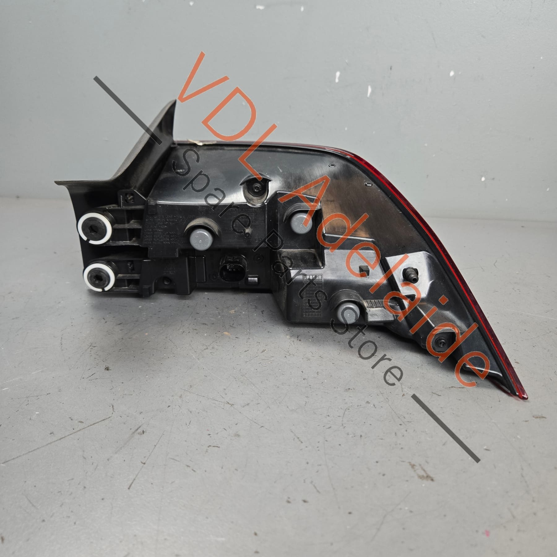 4K8945069B    Audi A7 S7 RS7 4K C8 Left Side Tail Light 4K8945069B