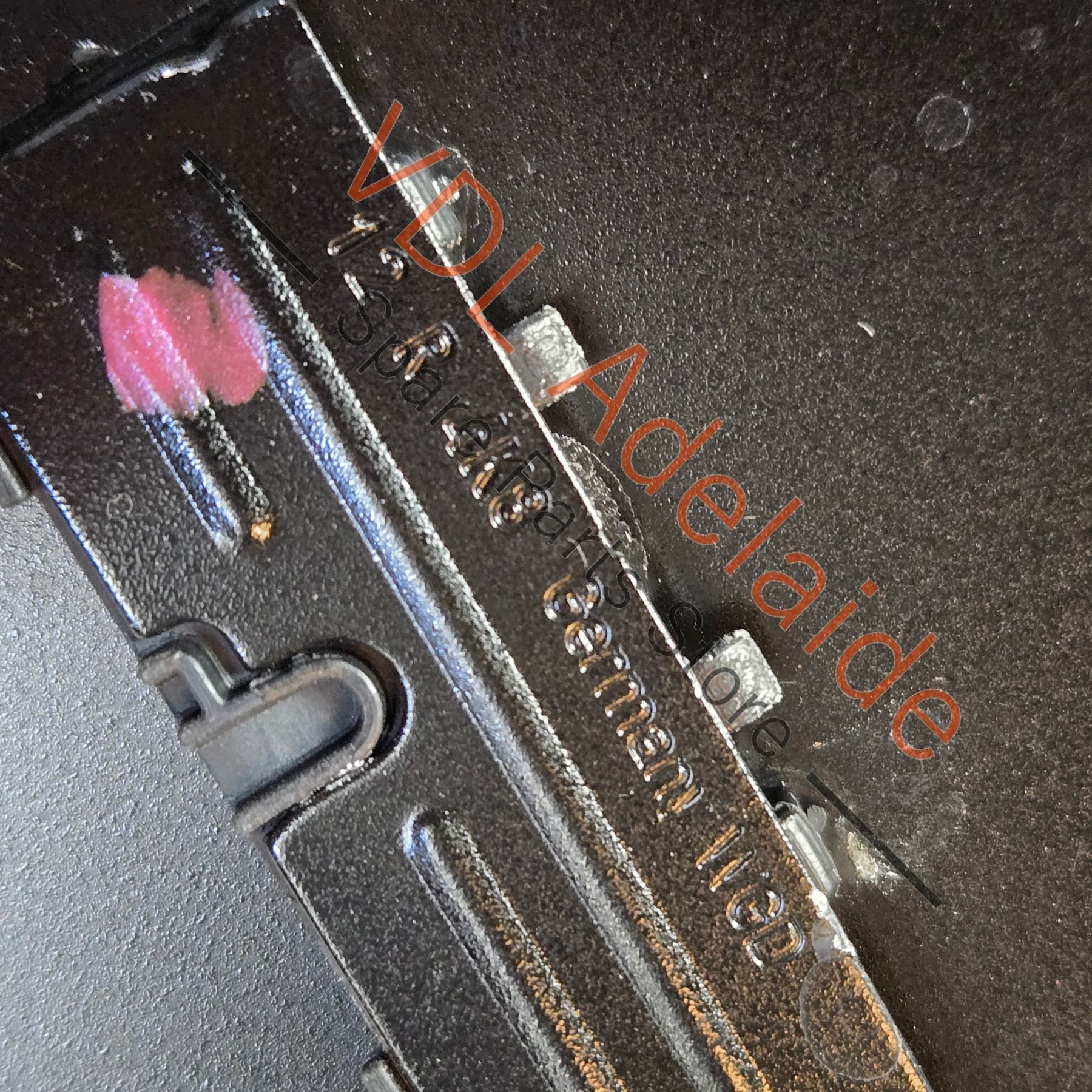 4K8853290T94    Audi A7 S7 RS7 Right B Pillar Gloss Black Exterior Trim Moulding 4K8853290 T94