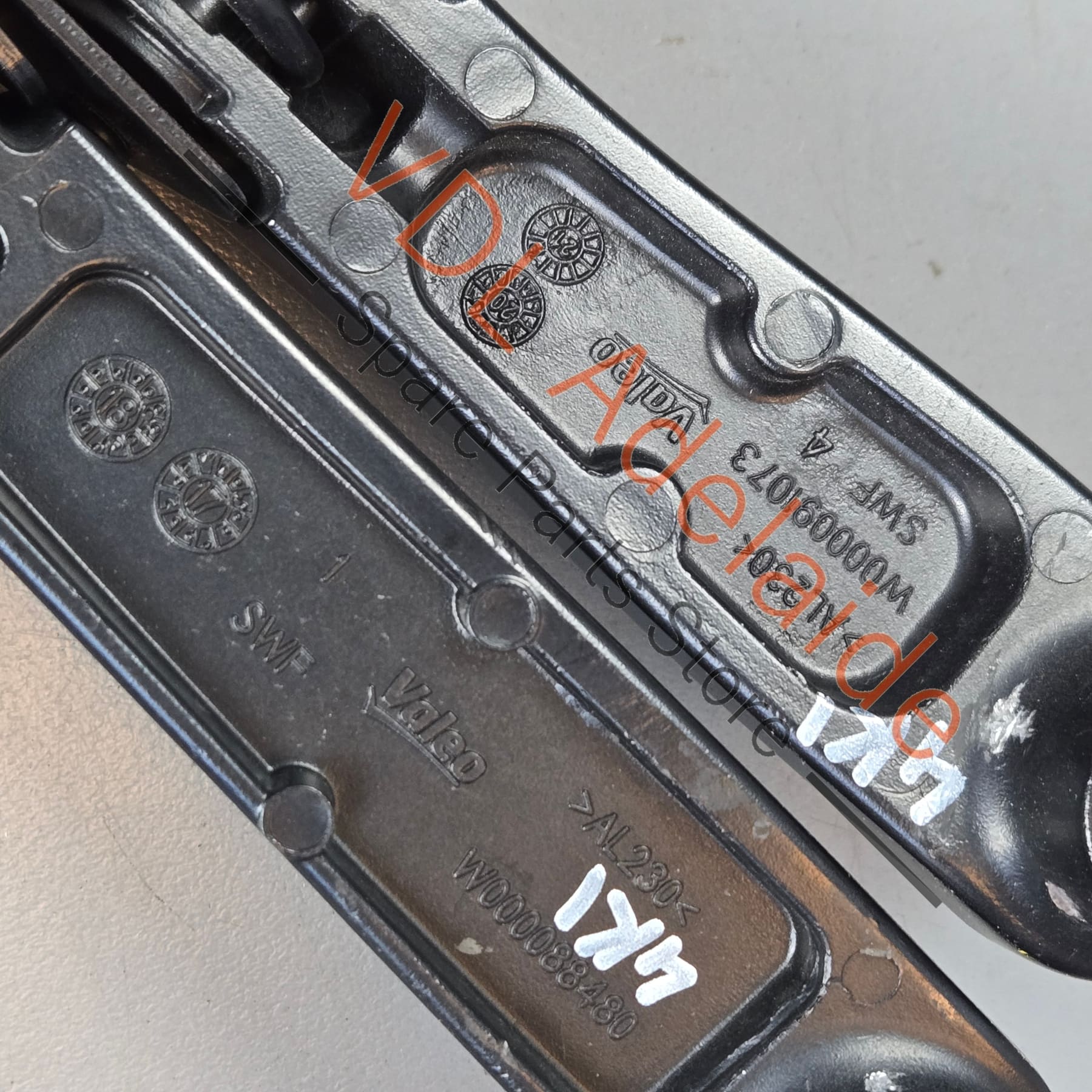 4K2955407 4K2955408   Audi A6 A7 S7 RS7 4K Windscreen Wiper Arm Set 4K2955407 4K2955408 1P9