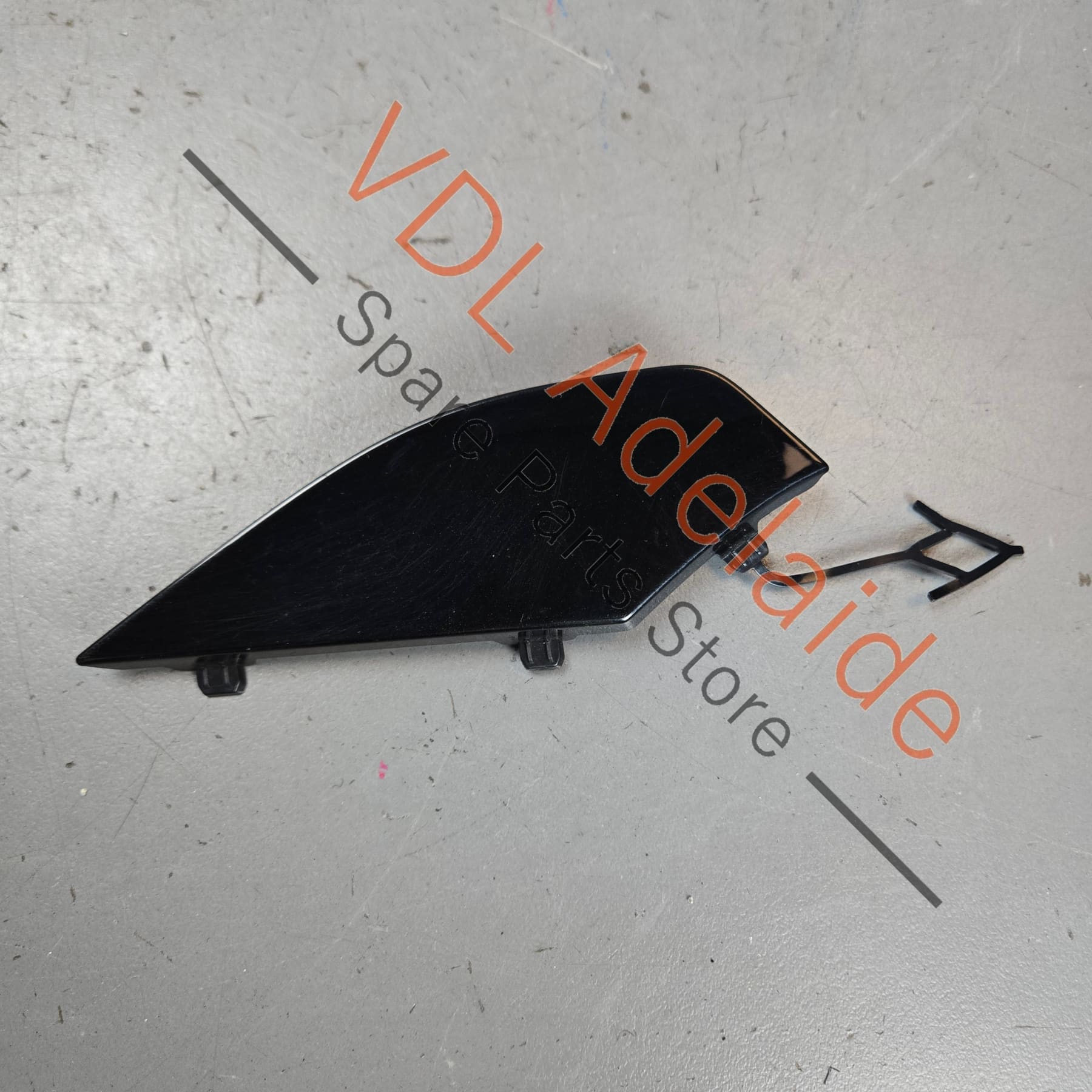 4K8807441B    Audi RS6 RS7 Rear Bumper Tow Hook Cover Cap Trim 4K8807441B Mythos Black