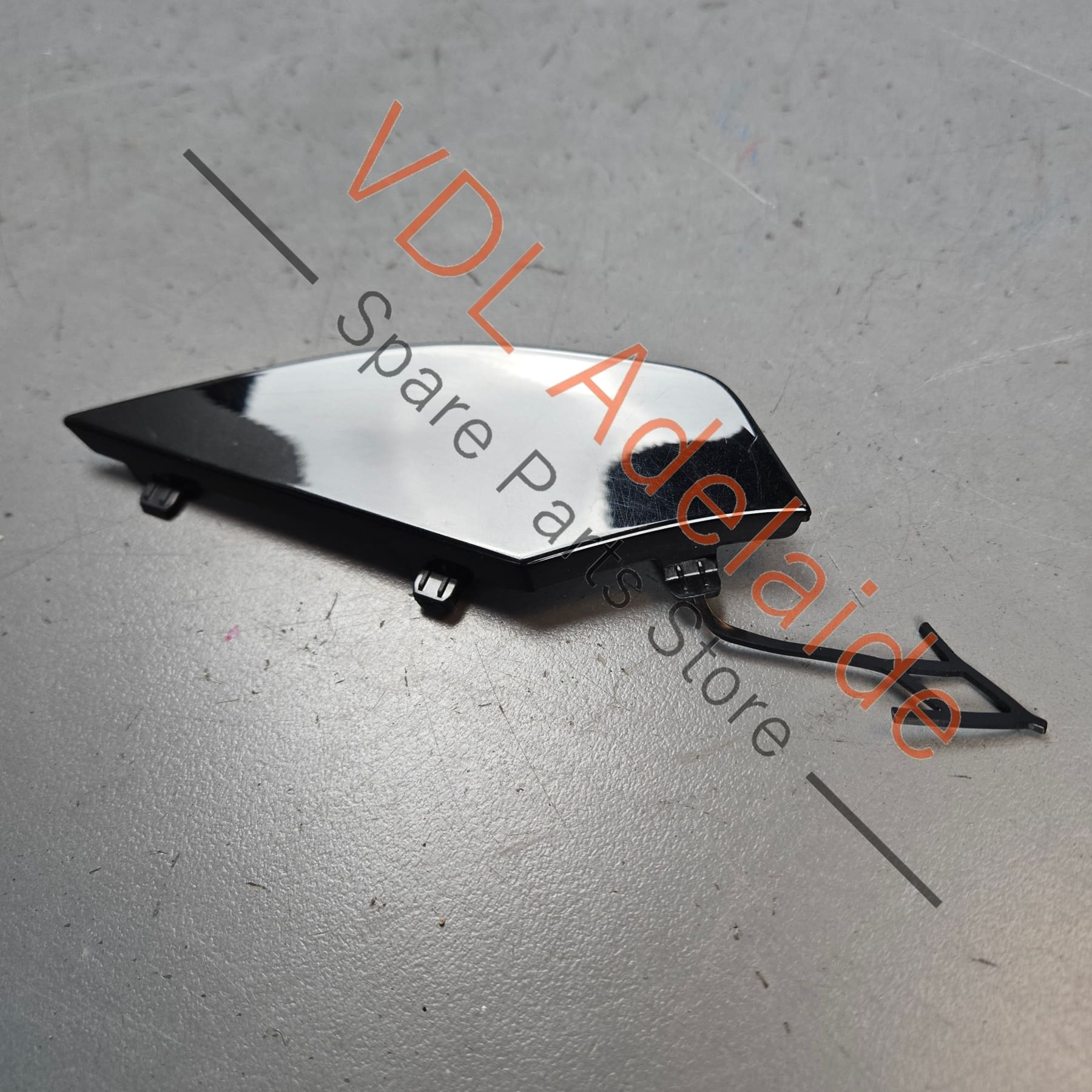 4K8807441B    Audi RS6 RS7 Rear Bumper Tow Hook Cover Cap Trim 4K8807441B Mythos Black