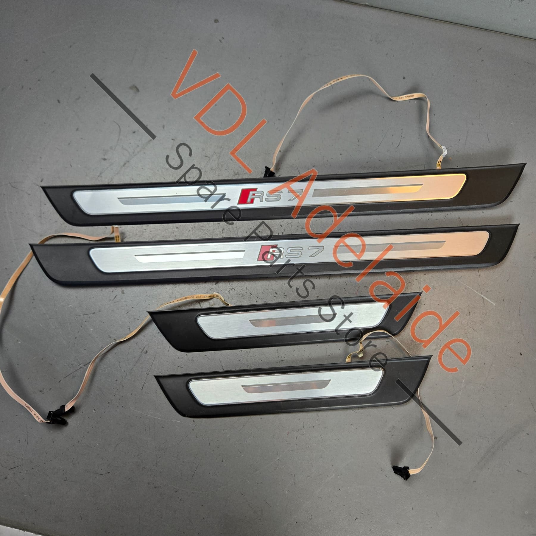 4K8947405B 4K8947406B 4K8947423 4K8947424 Audi RS7 Set of Illuminated Sill Panel Trims Light Fibre