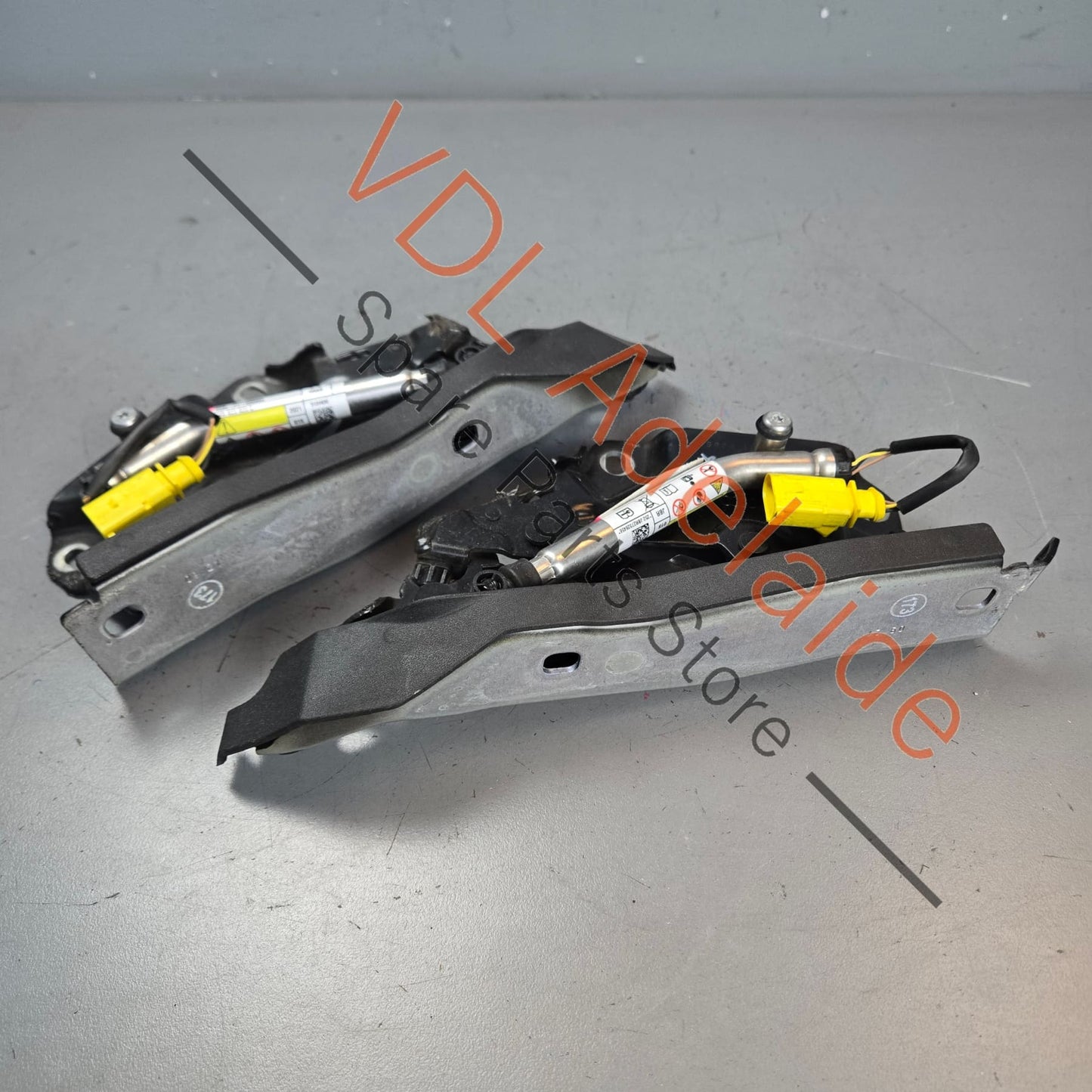 4K8823823D 4K8823301 4K8823302  Audi RS7 Genuine Pedestrian Protection Bonnet Hinge Set 4K8823823D 4K8823301 4K8823302