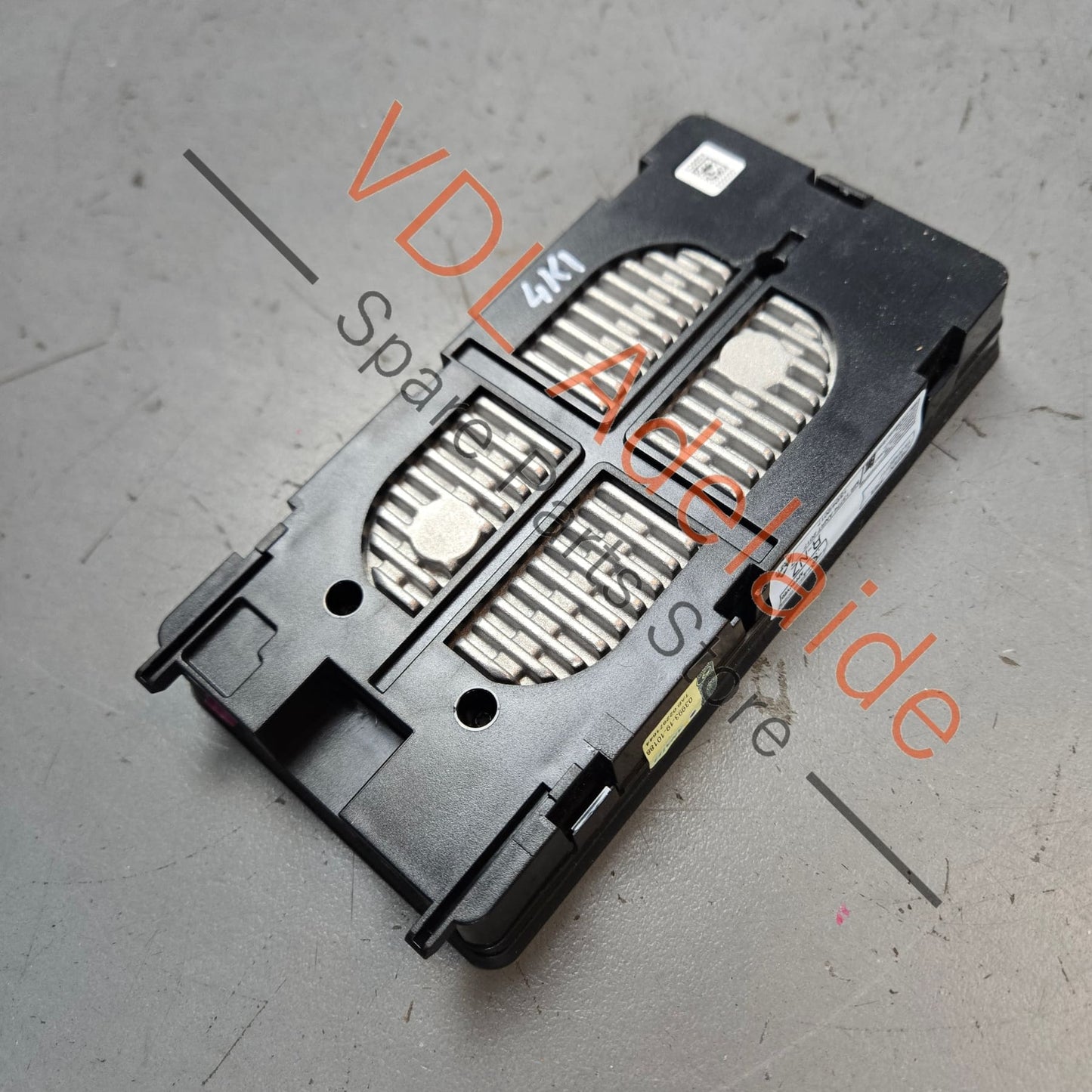 4K0035502B    Audi Wireless Phone Charging Dock 4K0035502B