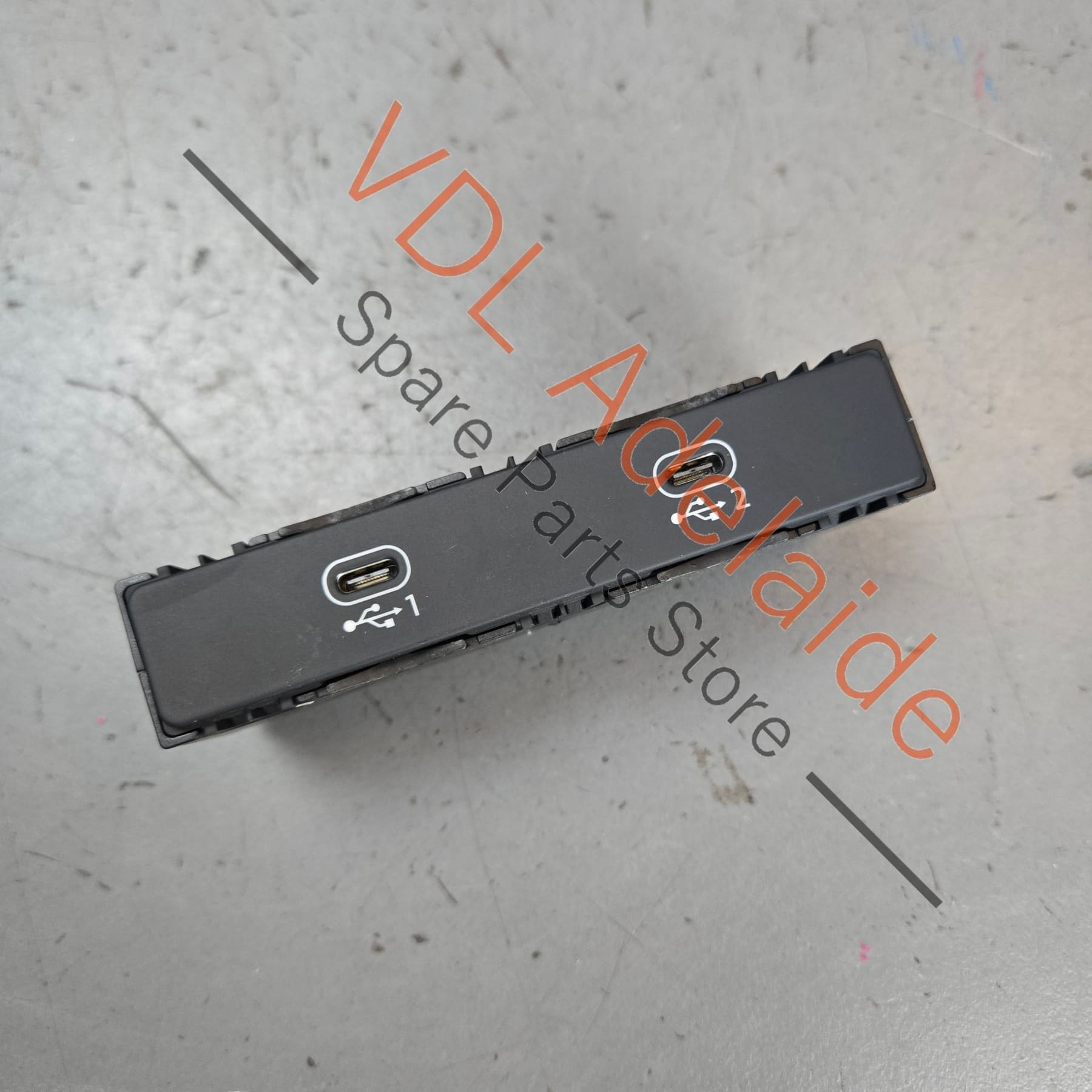 4N1035736    Genuine Audi Dual USB Port 4N1035736 Gen 3.5 Front