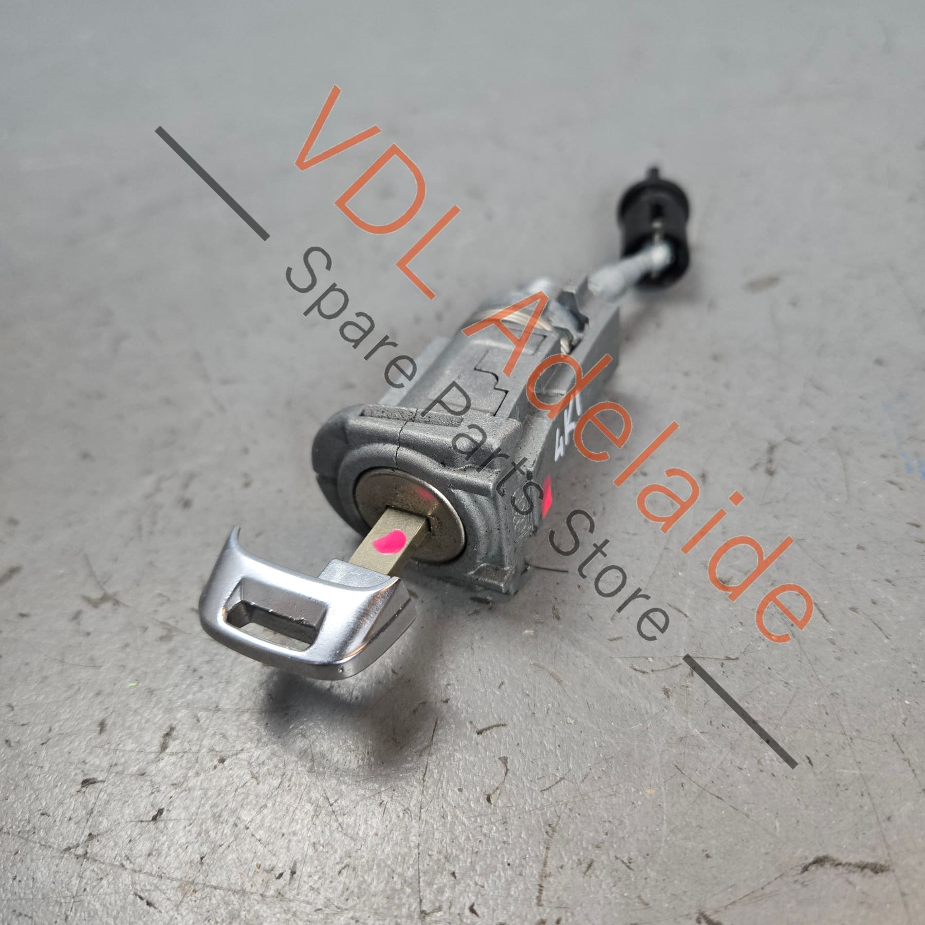 107837168FH    Audi Drivers Door Lock Barrel and matching blade key 107837168FH