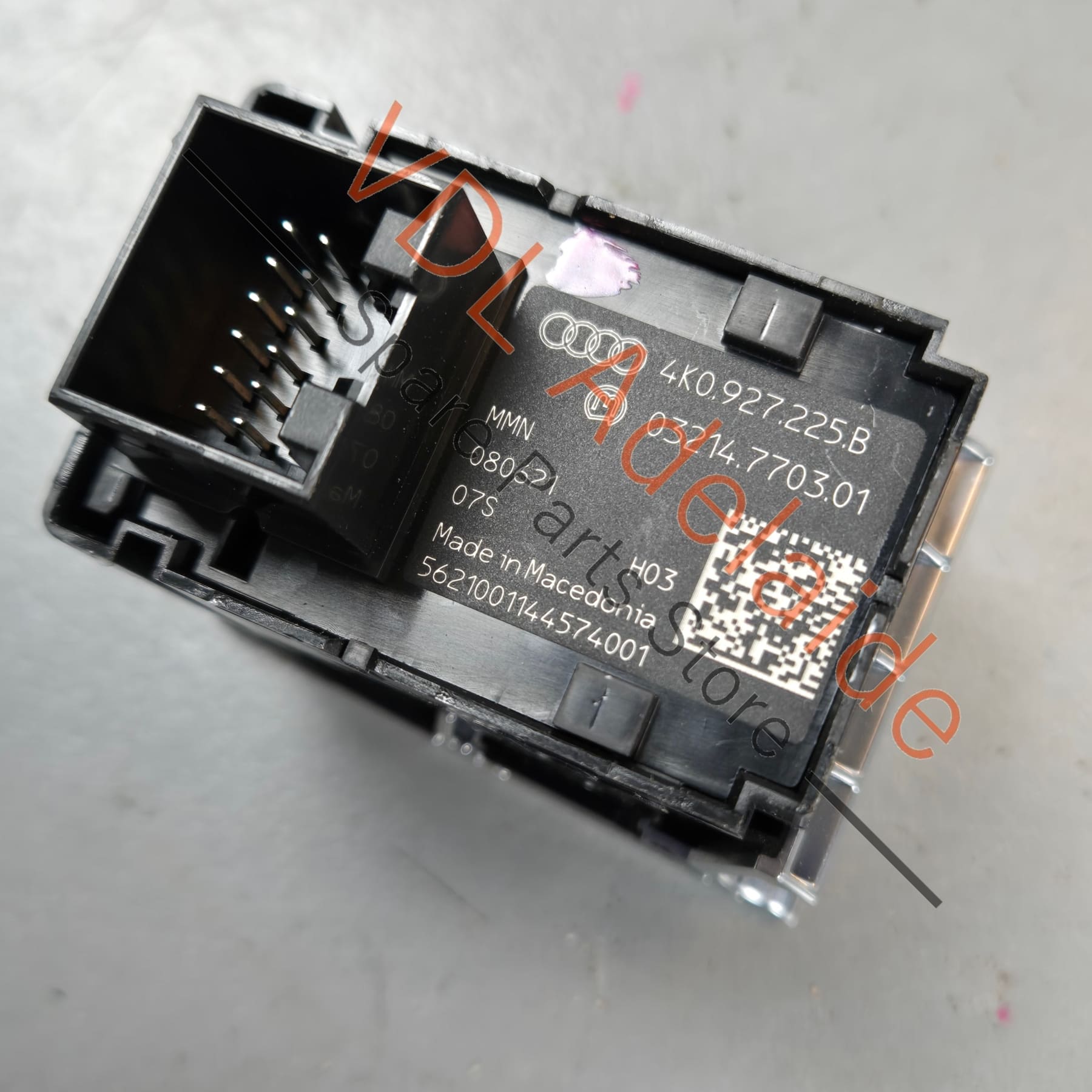 4K0927225B    Audi A6 RS6 A7 RS7 Electronic Park Brake Switch 4K0927225B 3Q7