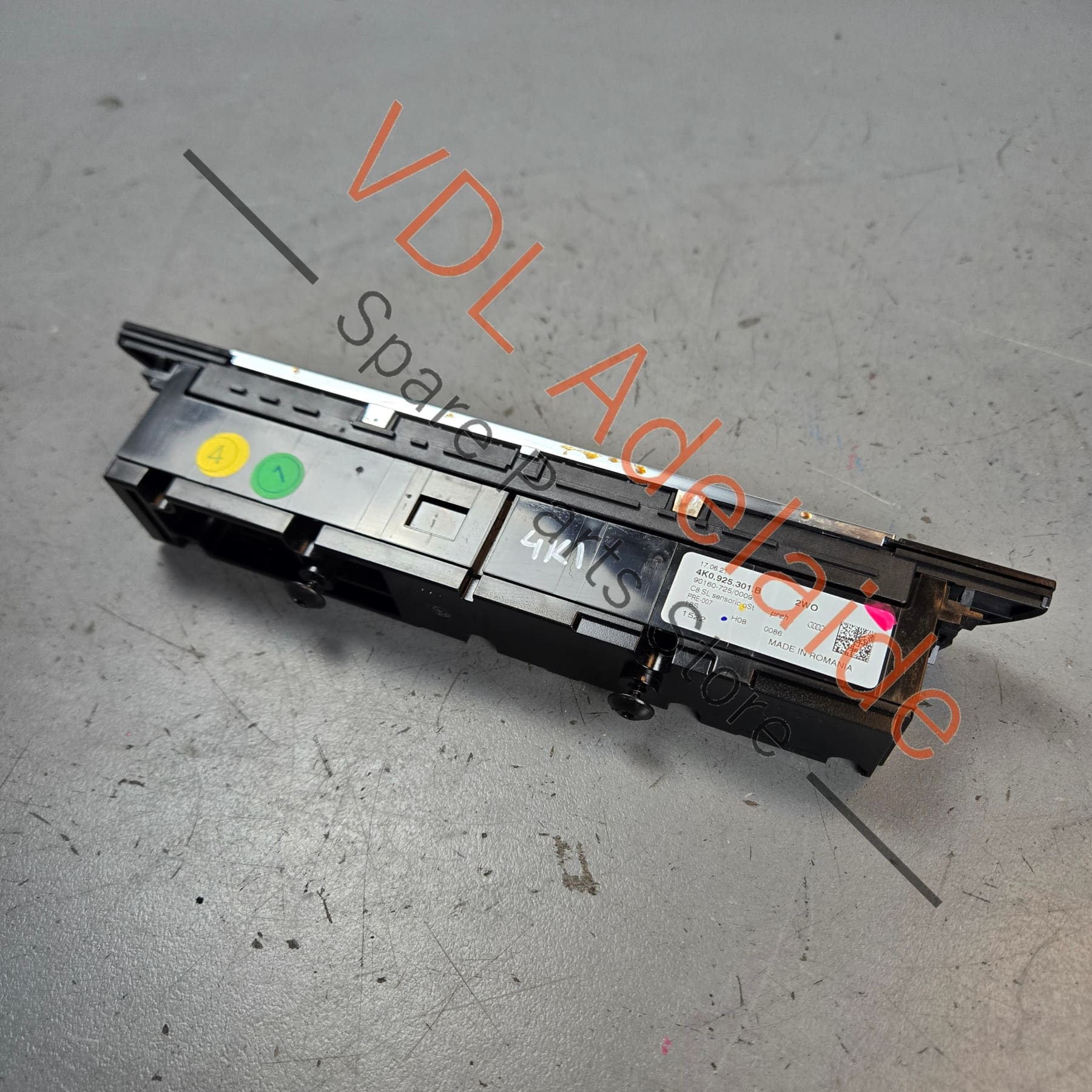 4K0925301B    Audi RS7 Drive Select & Demister Switch Button 4K0925301B