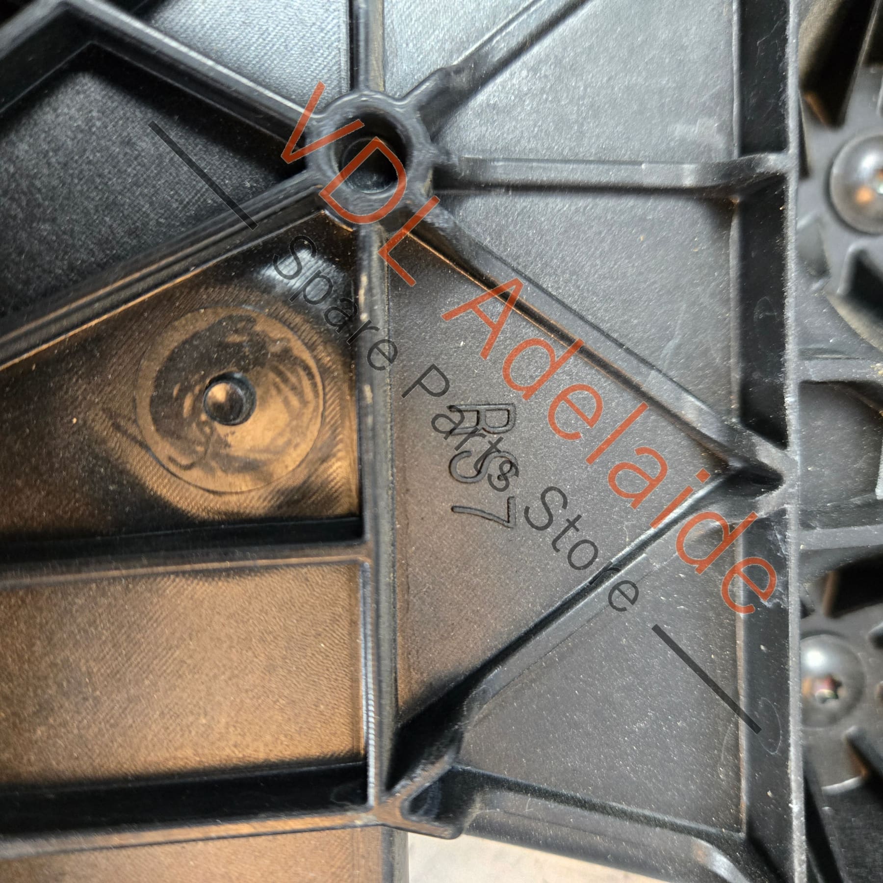 4K8807454A    Audi RS7 Rear Bumper Guide Bracket Right Lower 4K8807454A