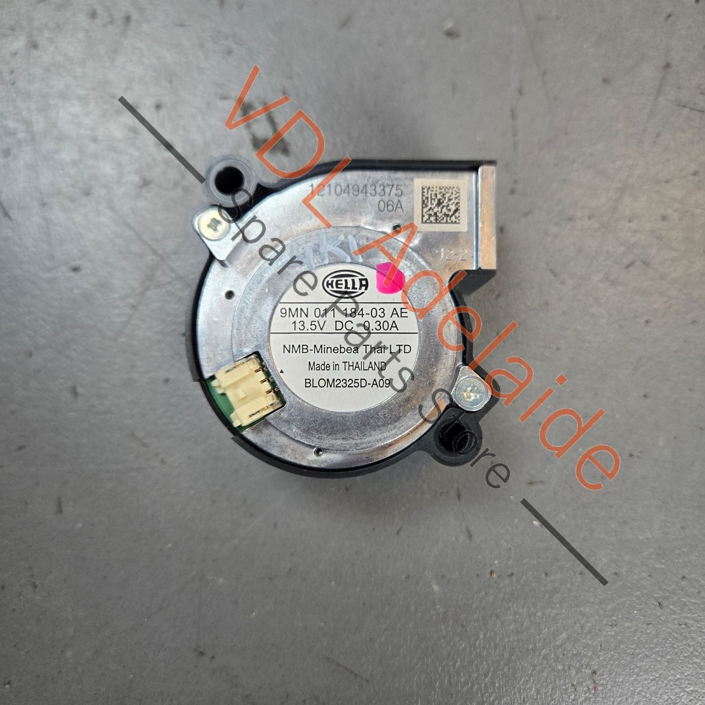 4N0907463    Audi A6 A7 Right Headlight Cooling Fan Air Blower Motor 4N0907463