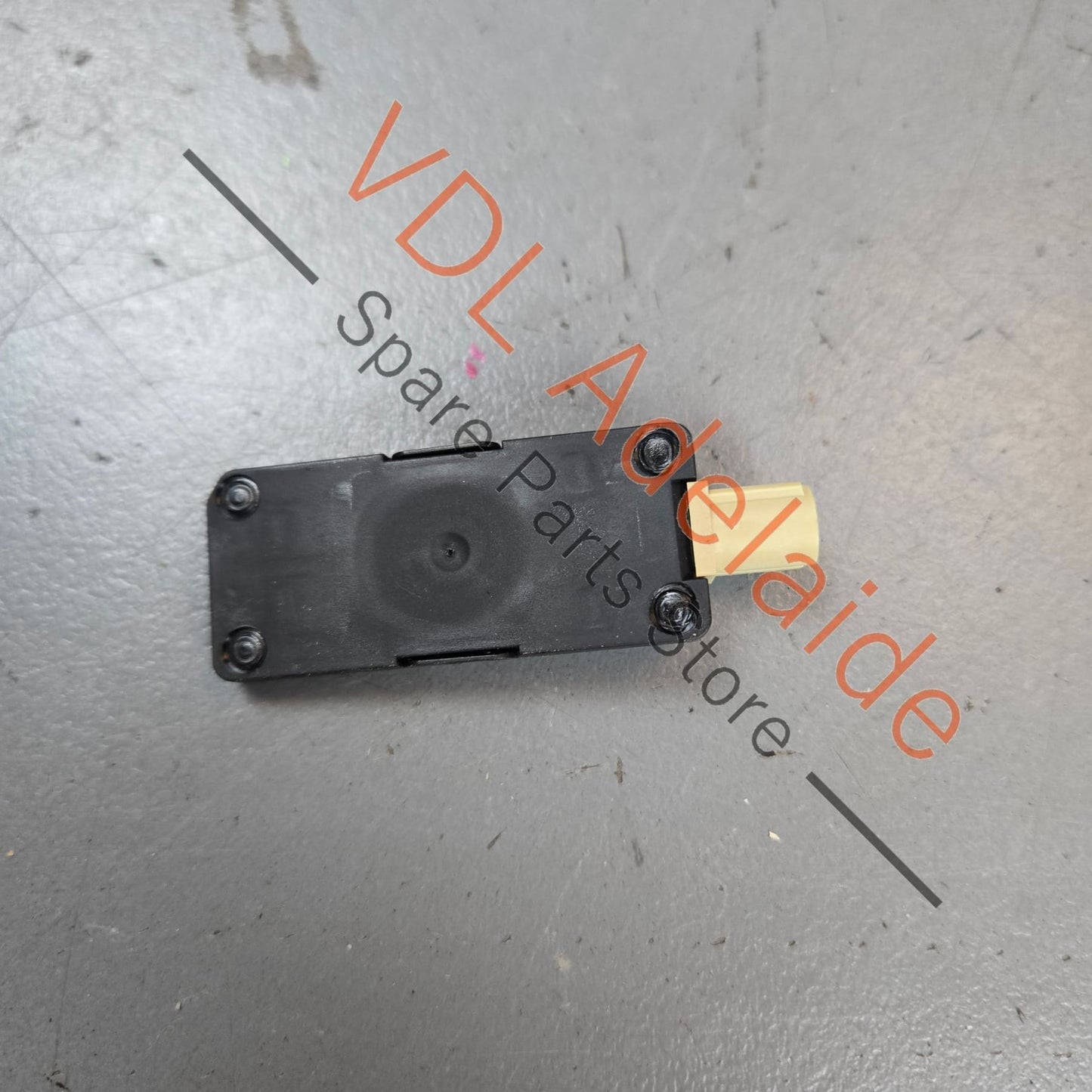 4N0035500    VW Audi W-LAN Antenna Module 4N0035500