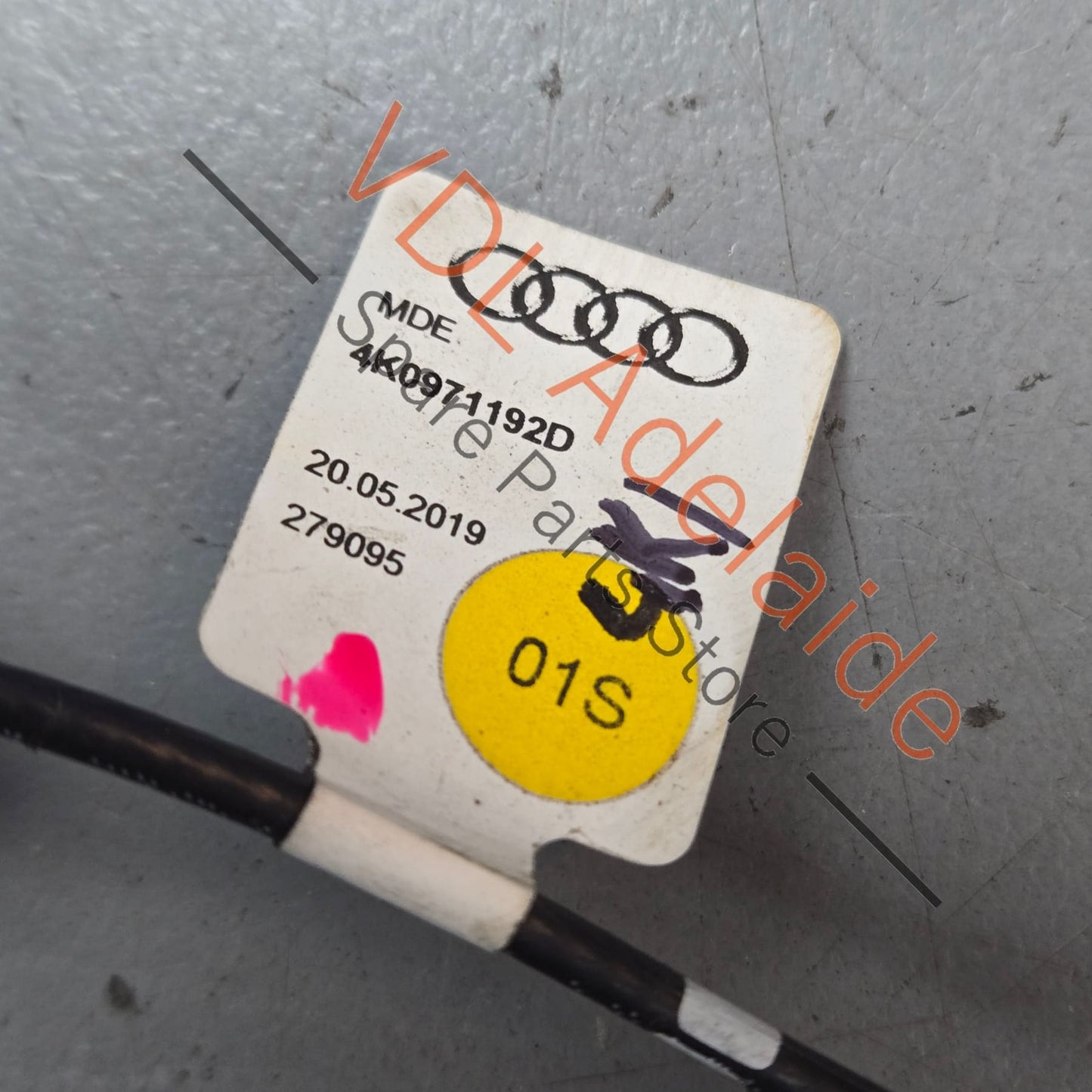 4N0980546 4K0971192D   Audi RS7 Front Parking Camera with mounting bracket & adapter wire 4N0980546 4K0971192D