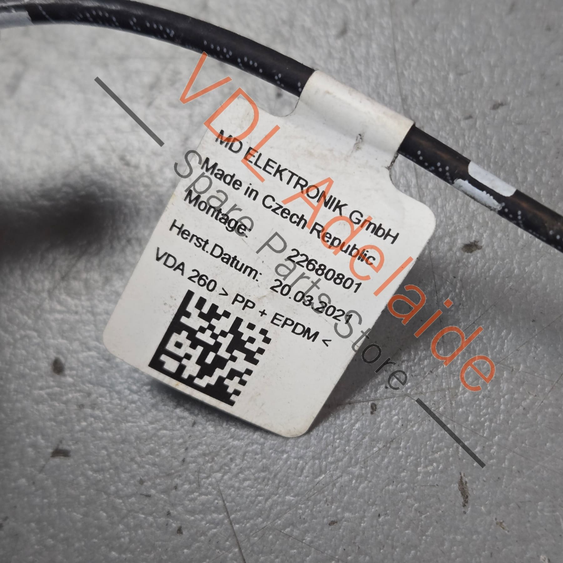 4N0980546 4K0971192D   Audi RS7 Front Parking Camera with mounting bracket & adapter wire 4N0980546 4K0971192D