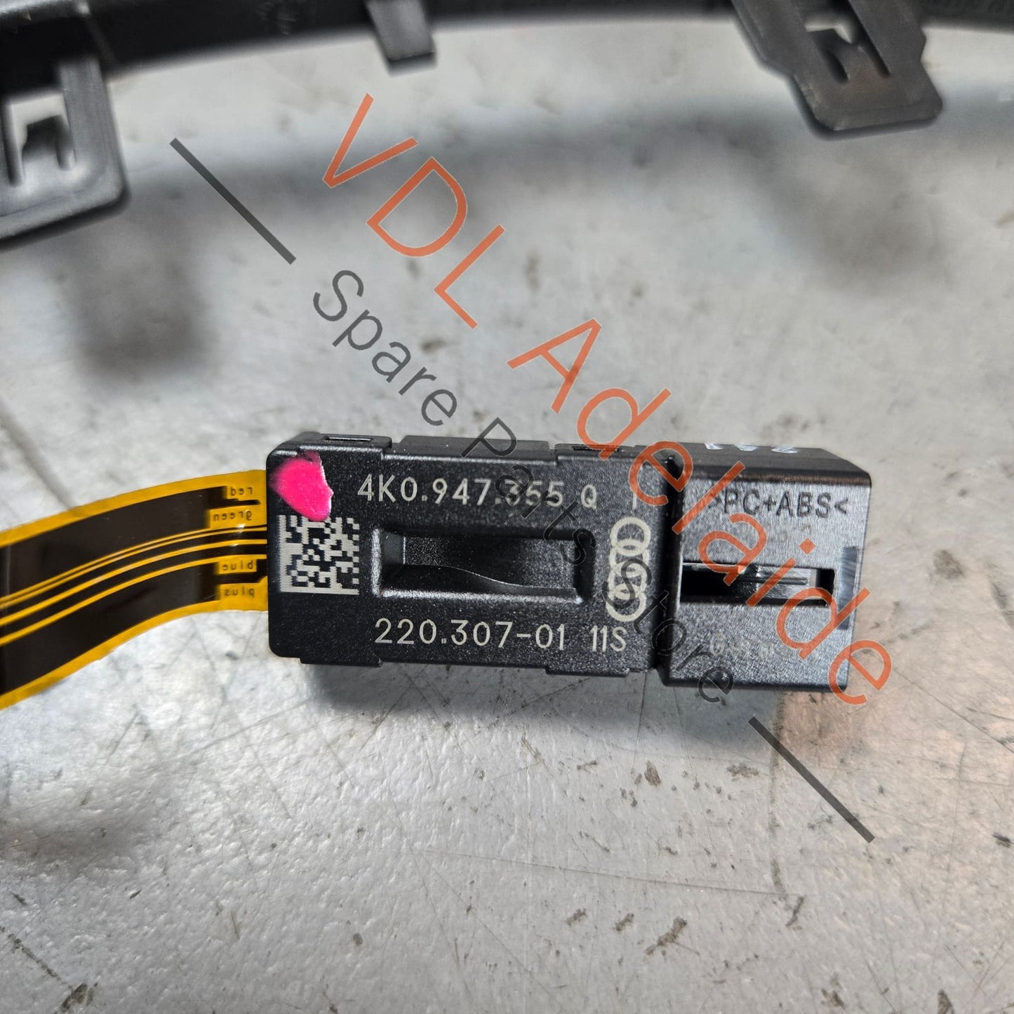 4K2947197A    Audi RS7 Fibre Optic Conductor for Right drivers side dashboard for RHD 4K2947197A