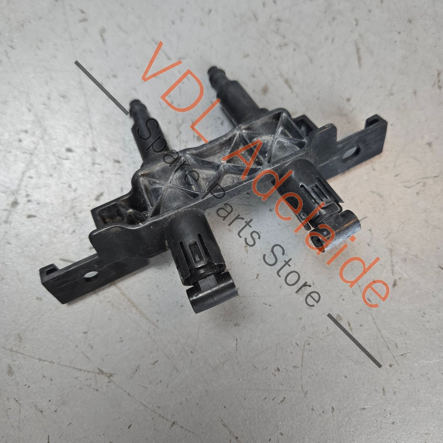 4K8955195 4K8955185B   Audi RS6 RS7 Washer Jet for Laser Guided Cruise Control 4K8955185B 4K8955195