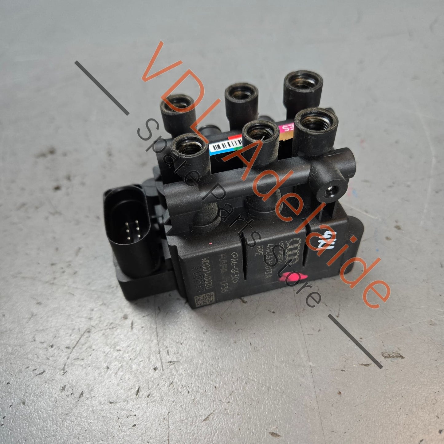 4N0616013A    Audi Air Suspension Valve Block Unit Module 4N0616013A