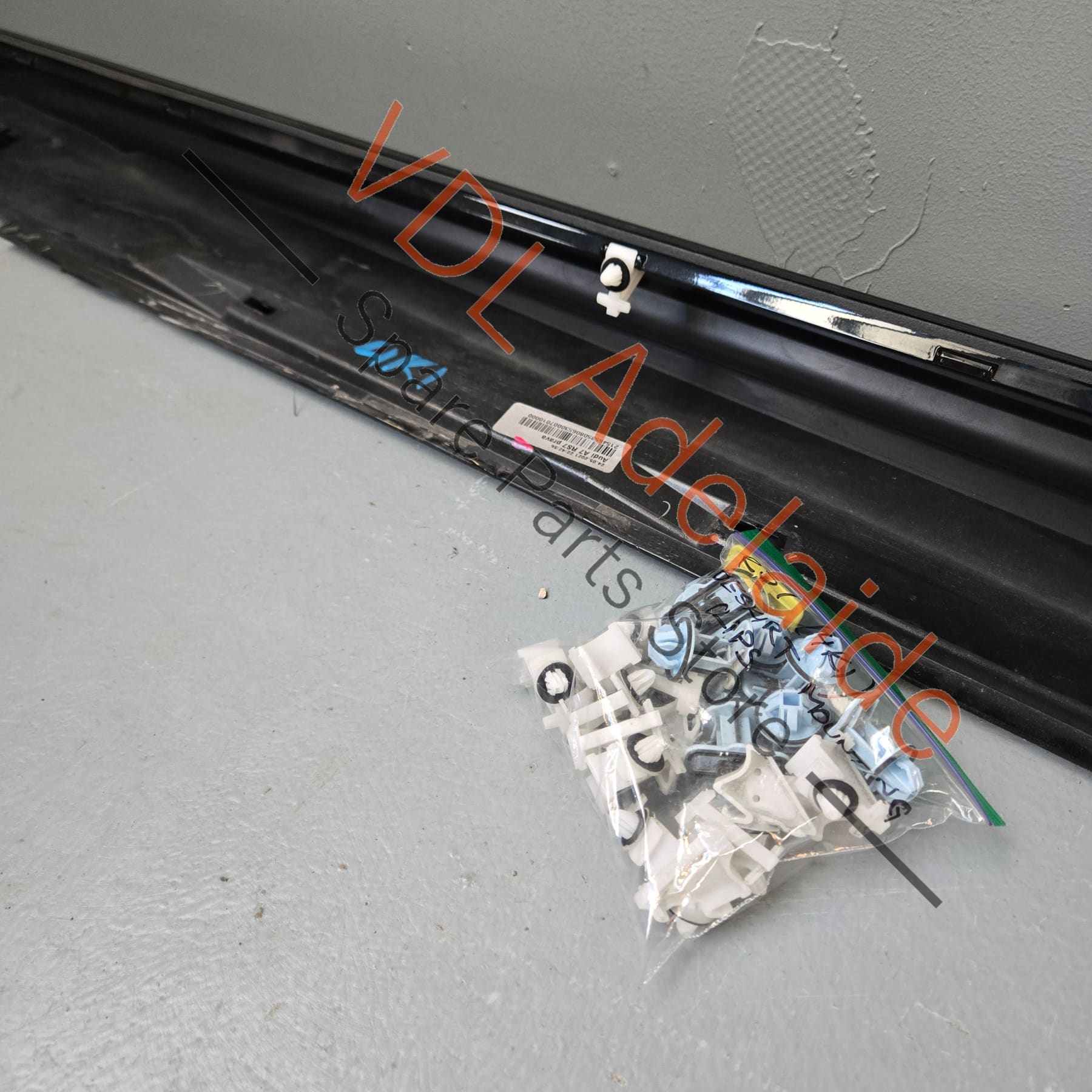 4K8854868B 4K8853860B   Audi RS6 RS7 C8 2021 2022 Right Side Sideskirt Rocker Panel Trim with Carbon Sideblade 4K8853860B 4K8854868B