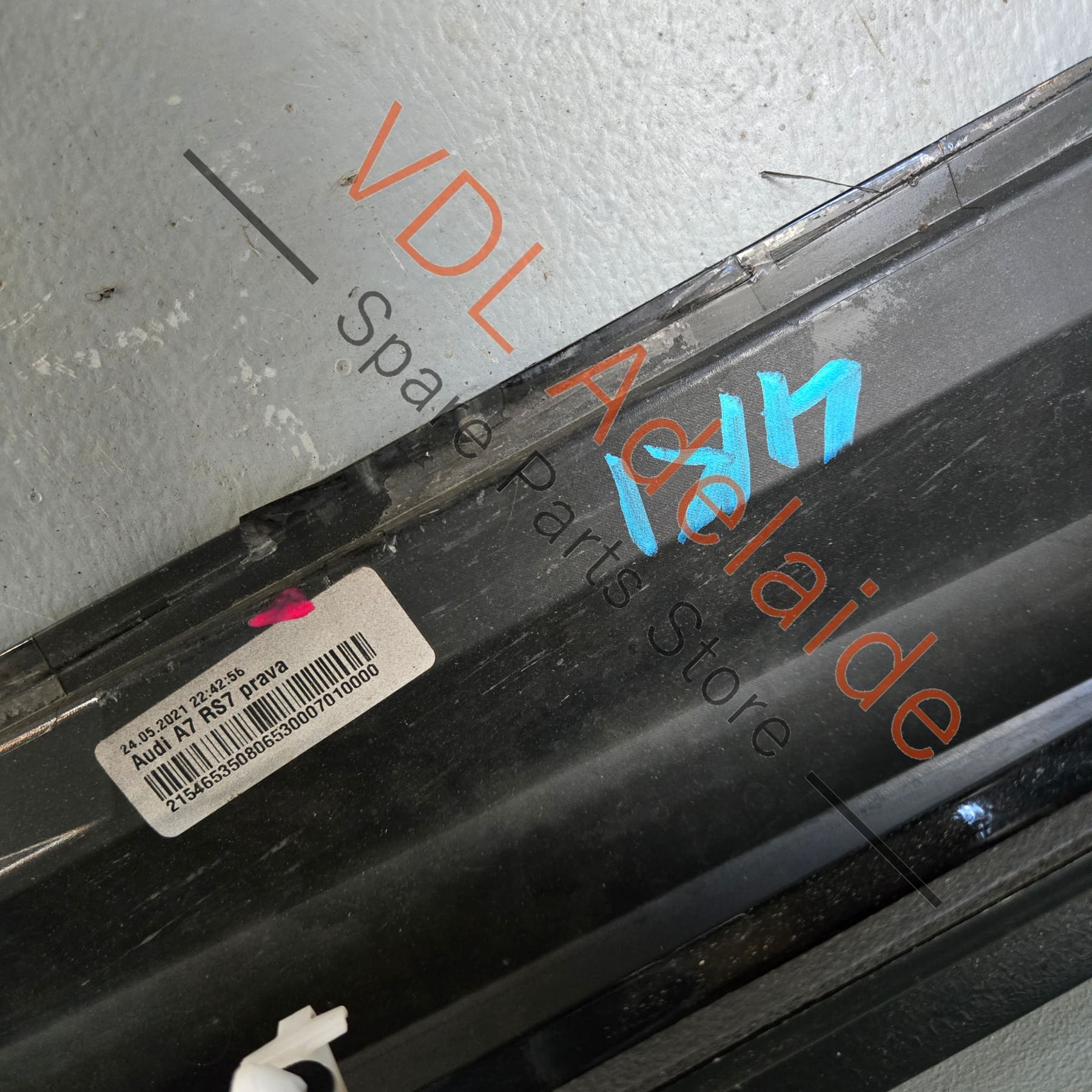 4K8854868B 4K8853860B   Audi RS6 RS7 C8 2021 2022 Right Side Sideskirt Rocker Panel Trim with Carbon Sideblade 4K8853860B 4K8854868B