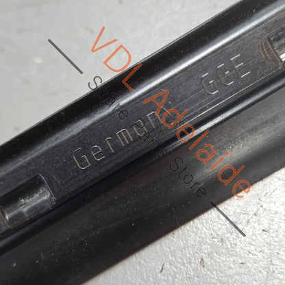 4K8854327    Audi A7 S7 RS7 Front Windscreen Left Water Deflector Strip Rubber Seal 4K8854327