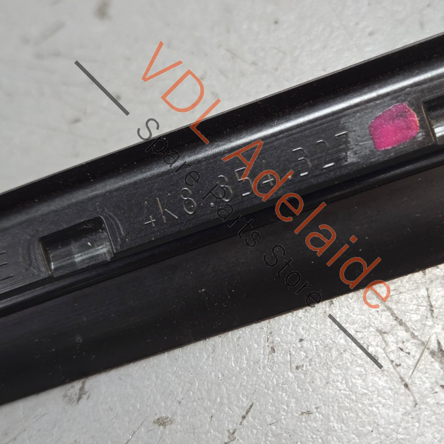 4K8854327    Audi A7 S7 RS7 Front Windscreen Left Water Deflector Strip Rubber Seal 4K8854327