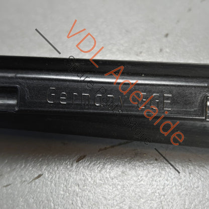 4K8854328    Audi A7 S7 RS7 Front Windscreen Right Water Deflector Strip Rubber Seal 4K8854328