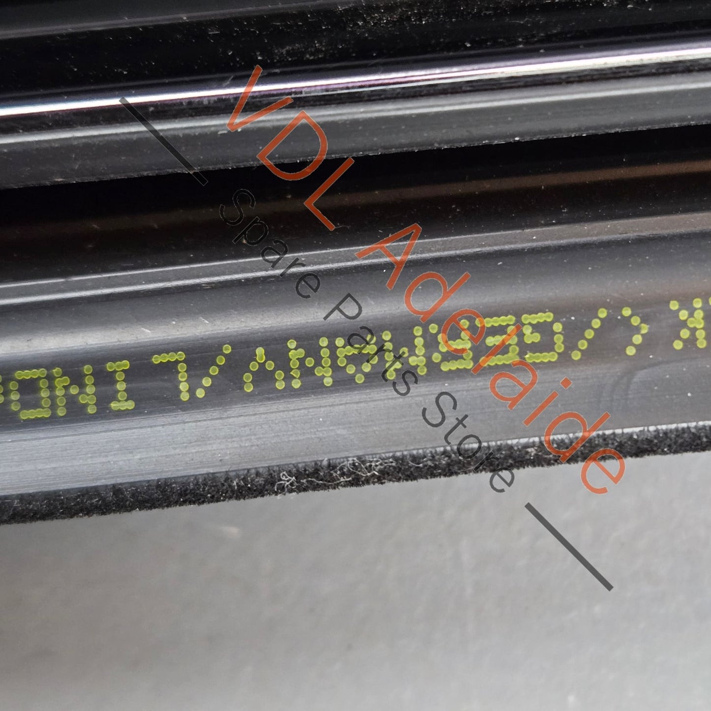 4K8837475AT94 4K8837476AT94 4K8839475AT94 4K8839476AT94 Audi RS7 Door Window Slot Aperture Seal Set of 4 Front & Rear Gloss Black 4K8837475A T94