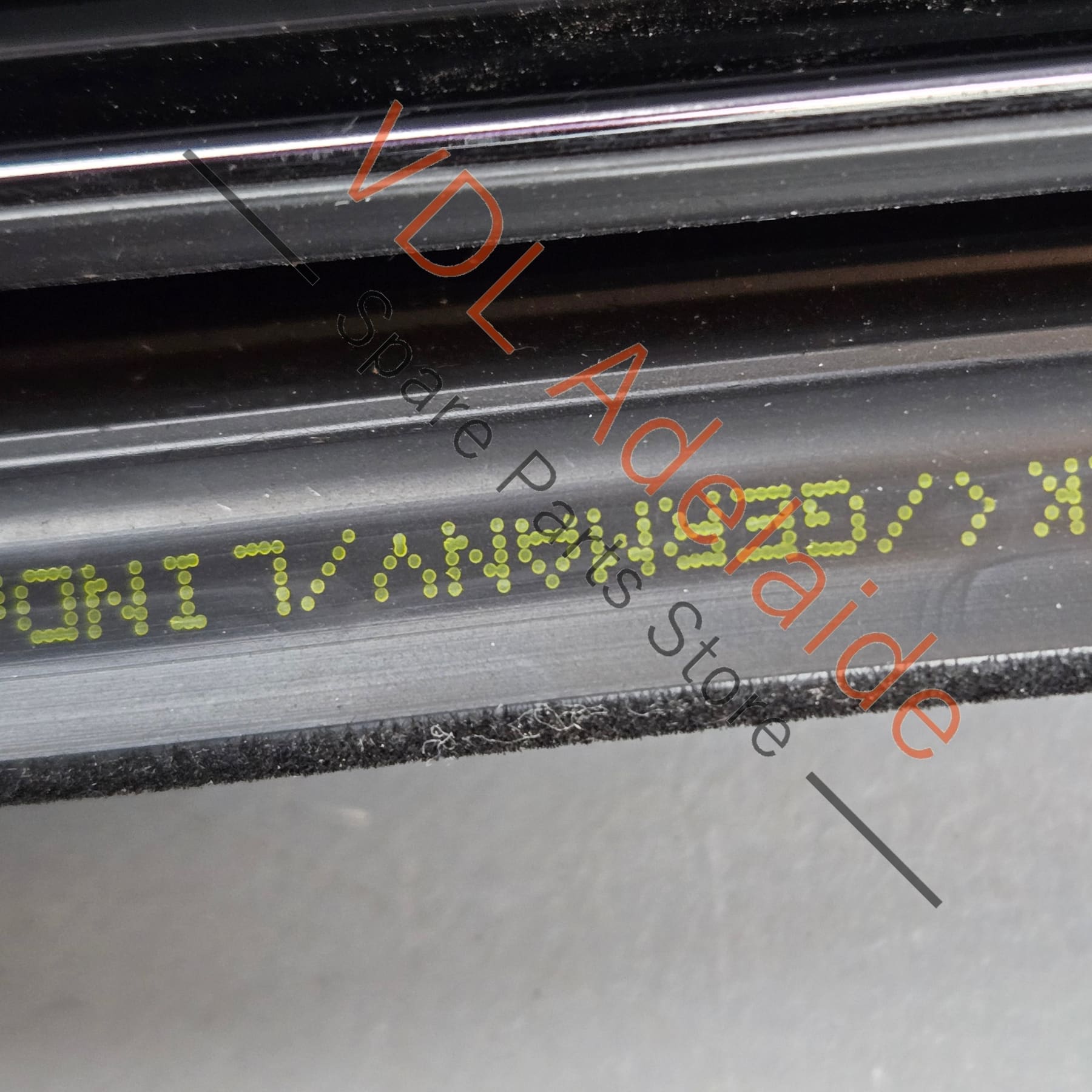 4K8837475AT94 4K8837476AT94 4K8839475AT94 4K8839476AT94 Audi RS7 Door Window Slot Aperture Seal Set of 4 Front & Rear Gloss Black 4K8837475A T94