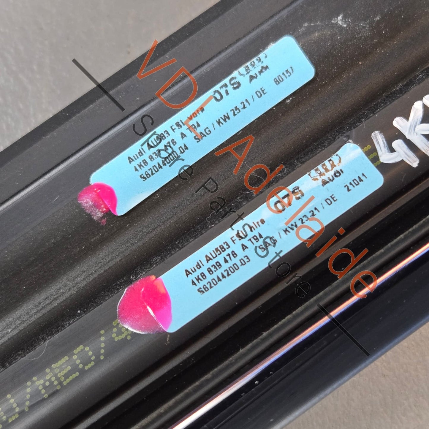 4K8837475AT94 4K8837476AT94 4K8839475AT94 4K8839476AT94 Audi RS7 Door Window Slot Aperture Seal Set of 4 Front & Rear Gloss Black 4K8837475A T94