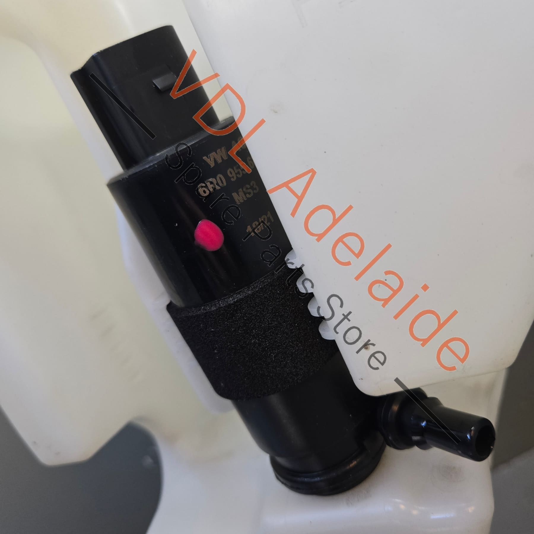 4K0955453F 4K8955463   Audi A6 A7 S7 RS7 Windscreen Wash Water Reservoir Assembly 4K0955453F 4K8955463