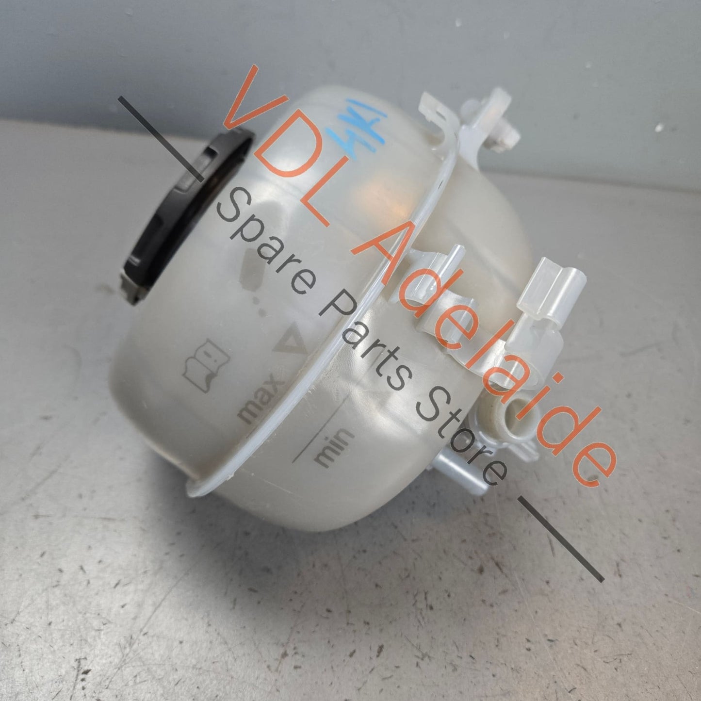 
4K0121405AC    Audi A6 A7 RS6 RS7 Coolant Reservoir Tank Bottle 4K0121405AC