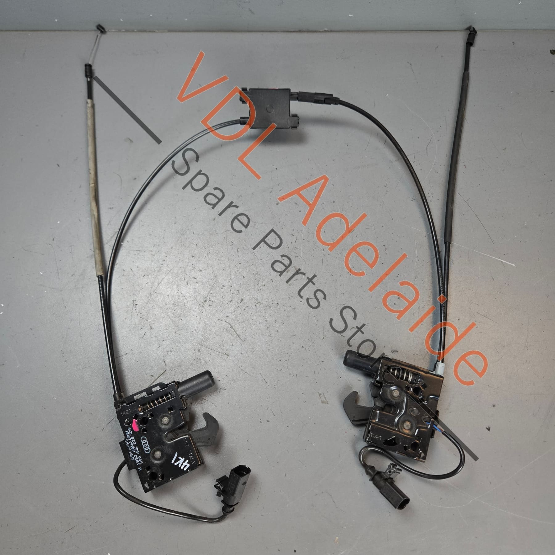 4K0823509    Audi A6 A7 Dual Bonnet Catch Lid Lock 4K0823509A