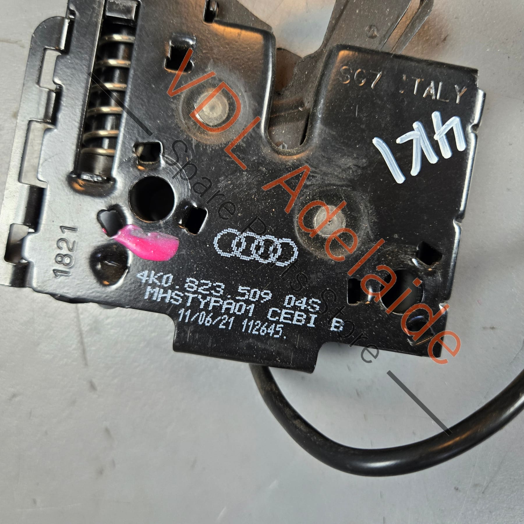 4K0823509    Audi A6 A7 Dual Bonnet Catch Lid Lock 4K0823509A