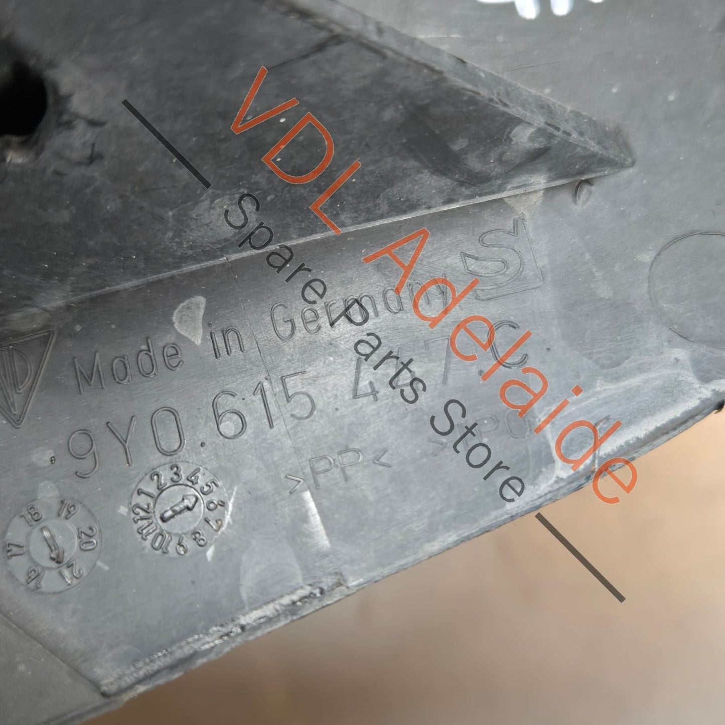 4M8615447A 4M8615448A 9Y0615447C 9Y0615448C Audi RS6 RS7 Set of 4x Carbon Ceramic Air Guide Ducts 4M8615447A 4M8615448A 9Y0615447C 9Y0615448C