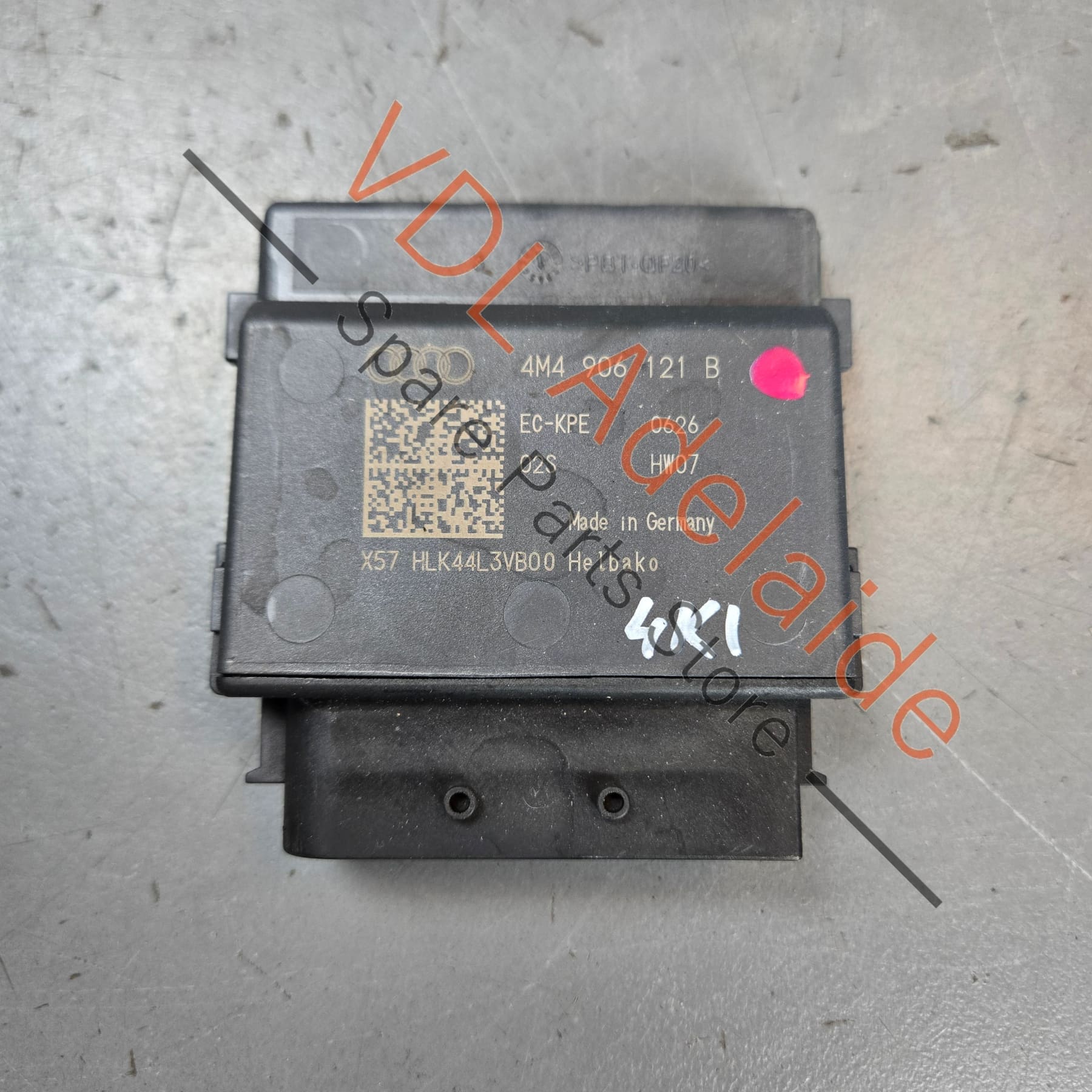 4M4906121B    Audi Genuine RS6 RS7 Fuel Pump Control Module Relay 4M4906121B