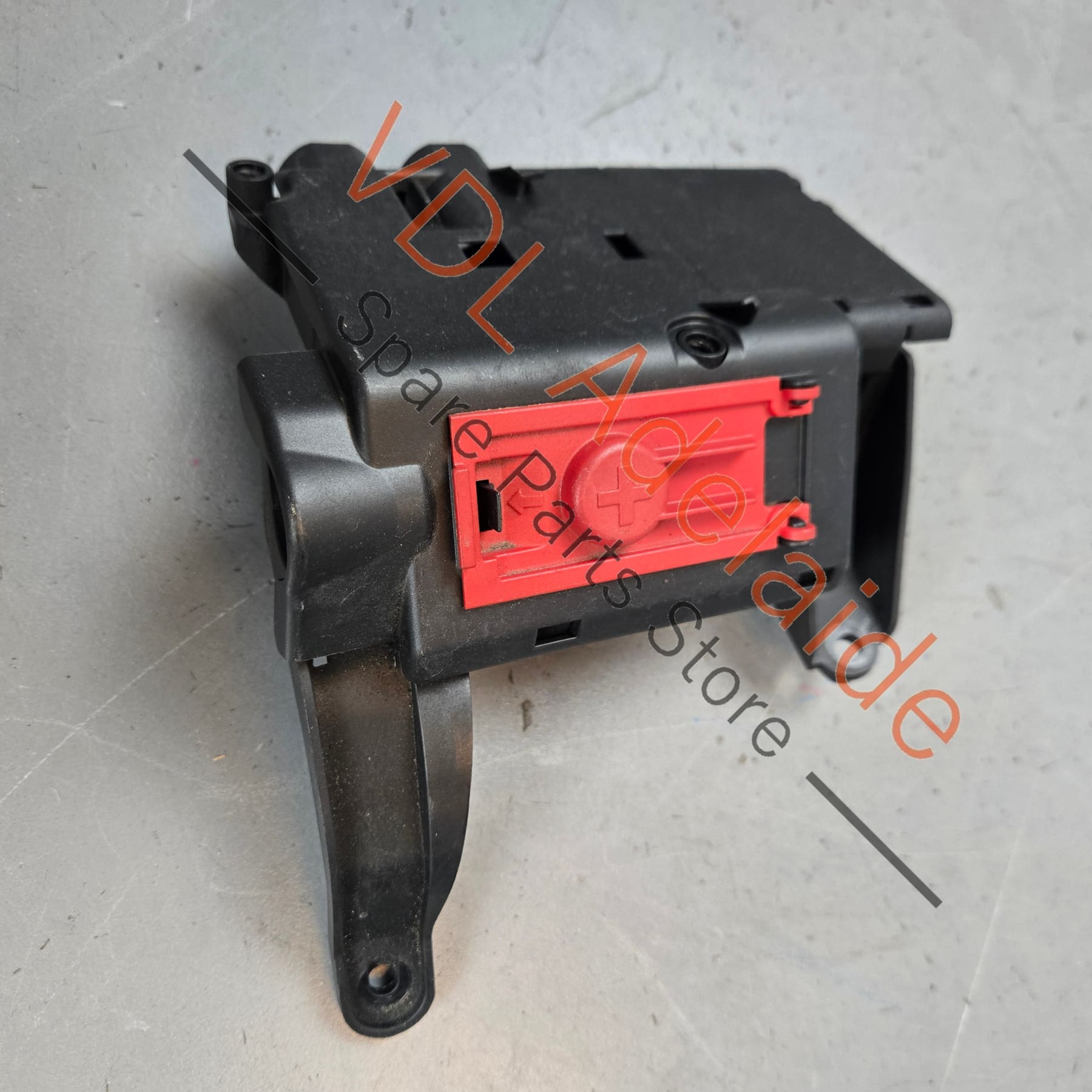 4K0941823J    Audi 4K0941823J Junction box - Battery Connection Potential distributor