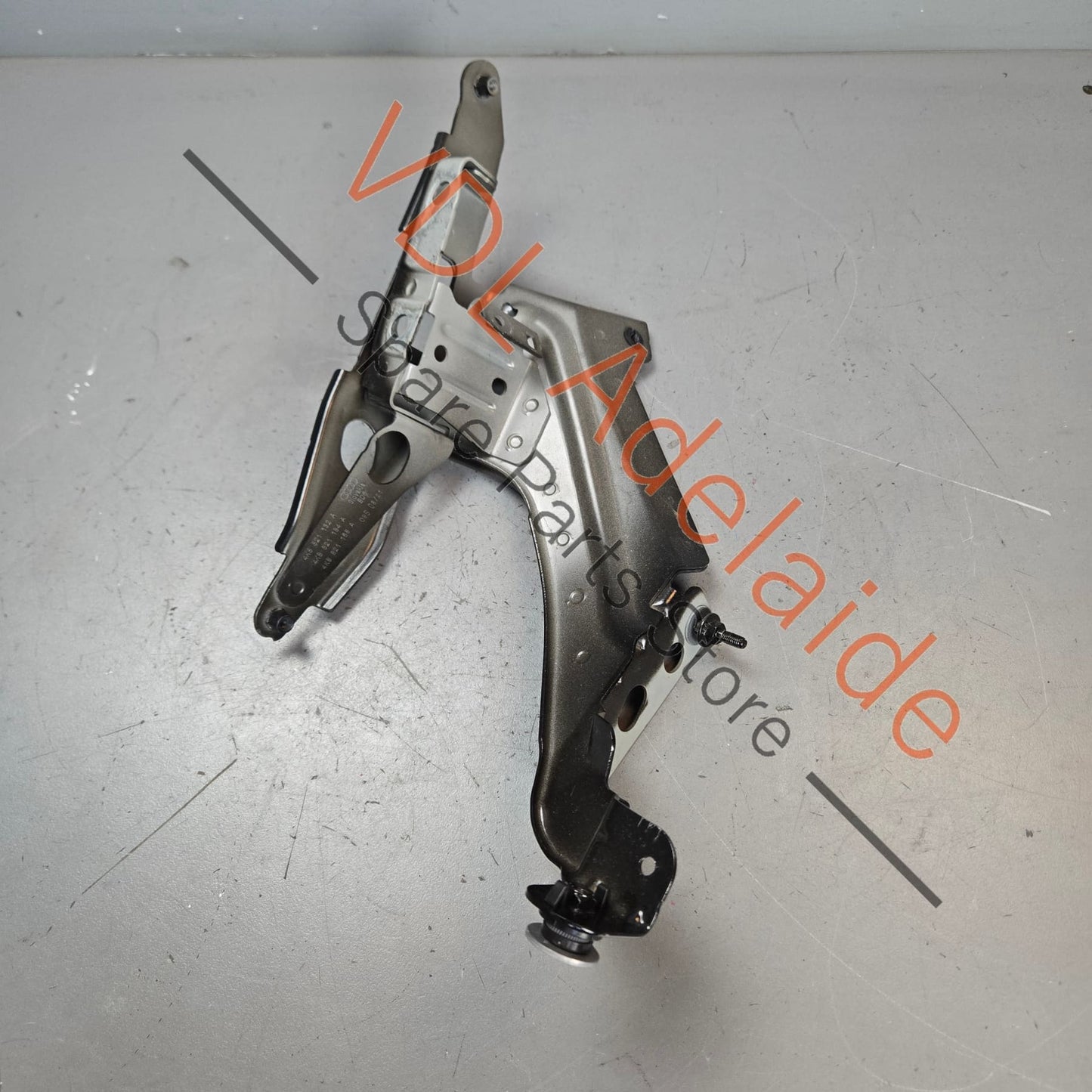 4K8821132A    Audi RS6 RS7 Front Right Fender Bracket 4K8821132A