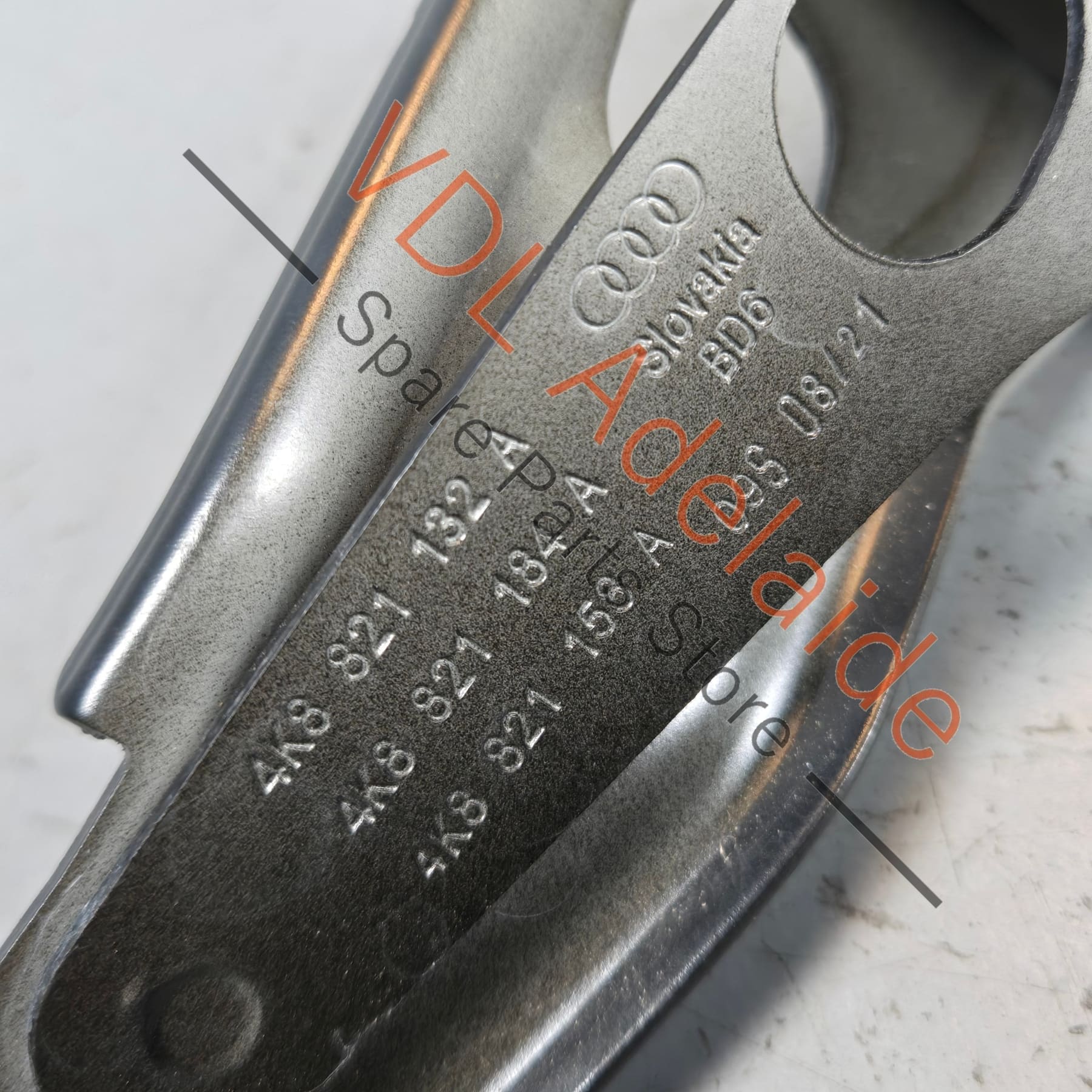 4K8821132A    Audi RS6 RS7 Front Right Fender Bracket 4K8821132A