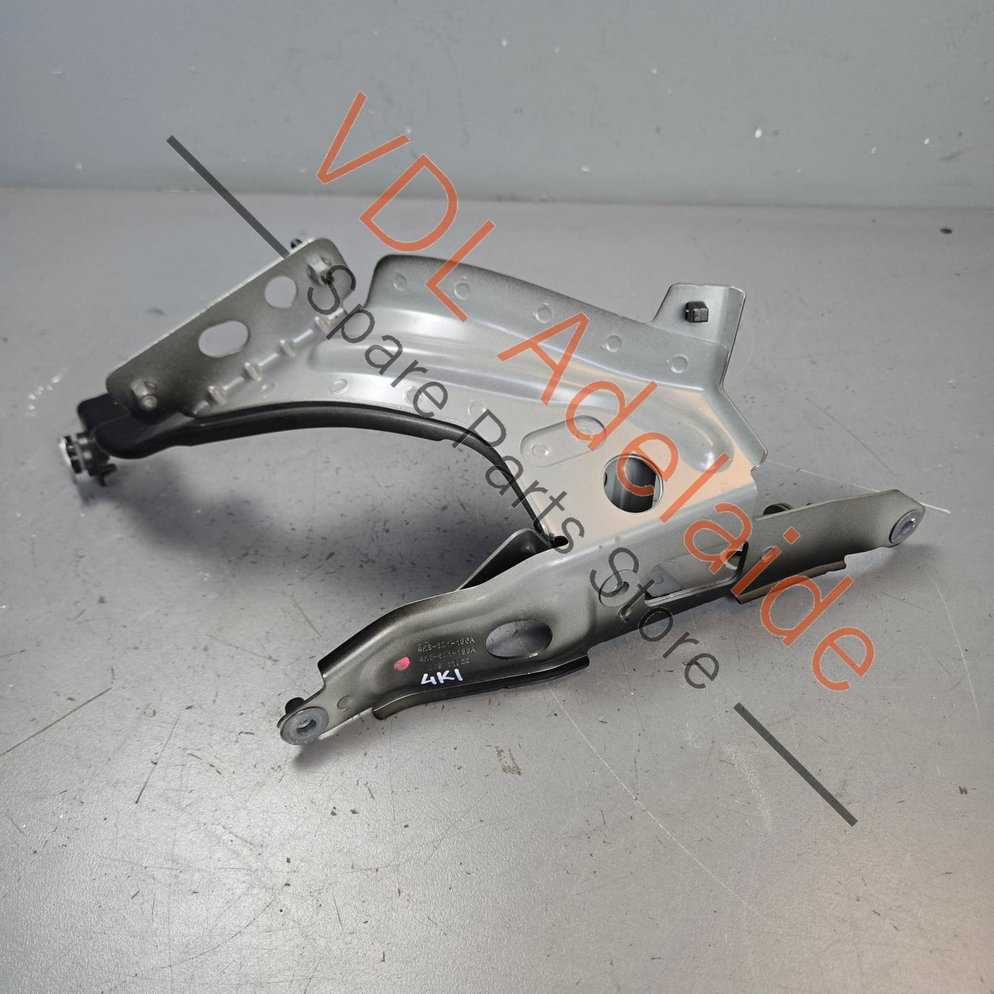 4K8821132A    Audi RS6 RS7 Front Right Fender Bracket 4K8821132A