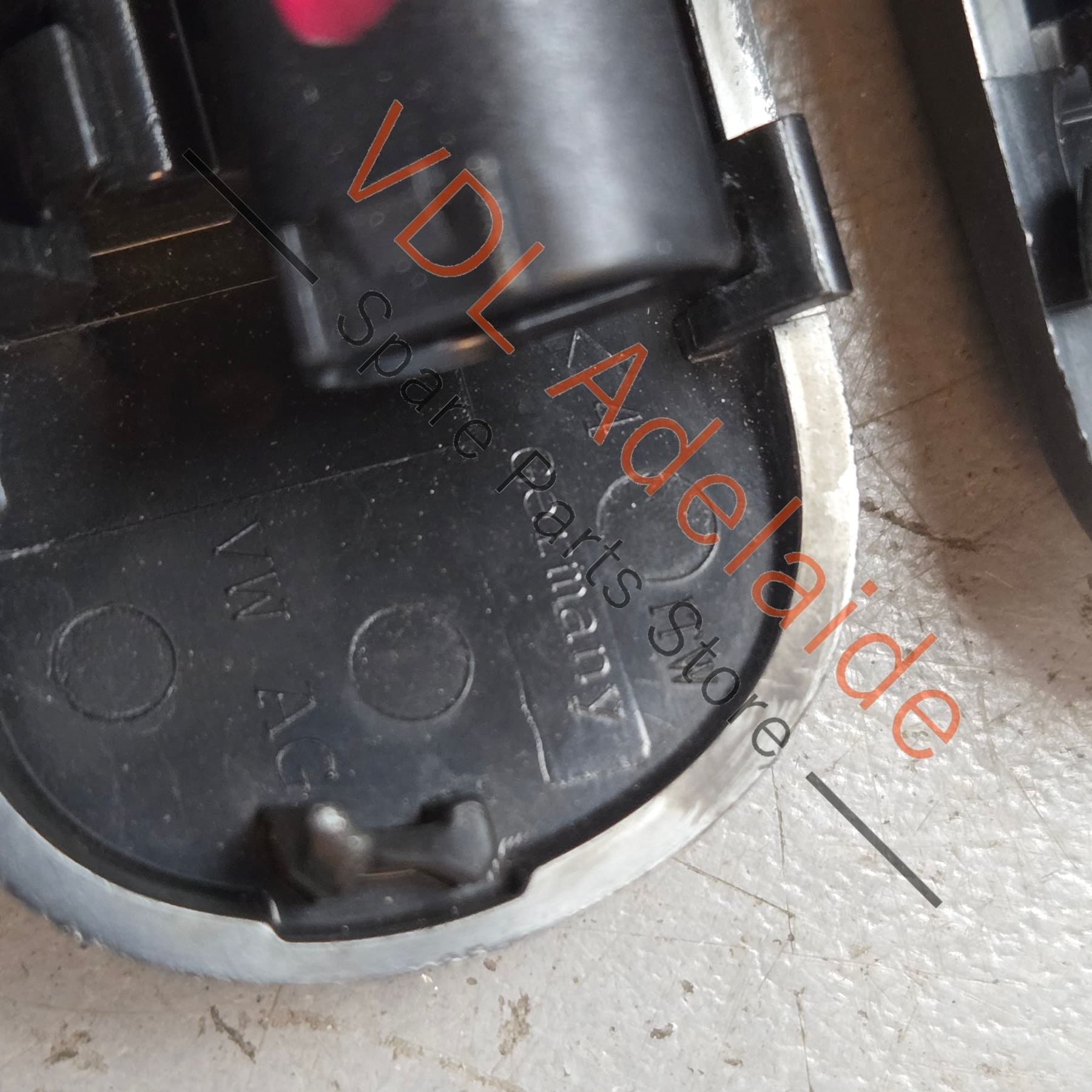 4K8955987C 4K8955988C   Audi A7 Windscreen Washer Nozzle Jet Pair Left & Right 4K8955987C 4K8955988C