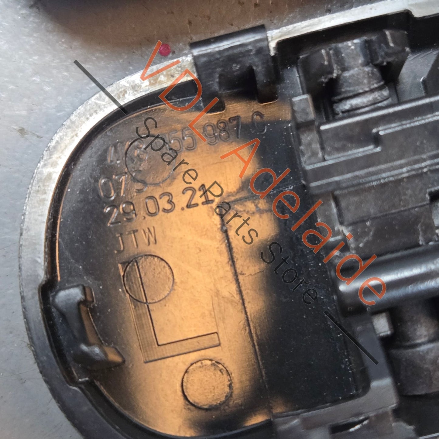 4K8955987C 4K8955988C   Audi A7 Windscreen Washer Nozzle Jet Pair Left & Right 4K8955987C 4K8955988C