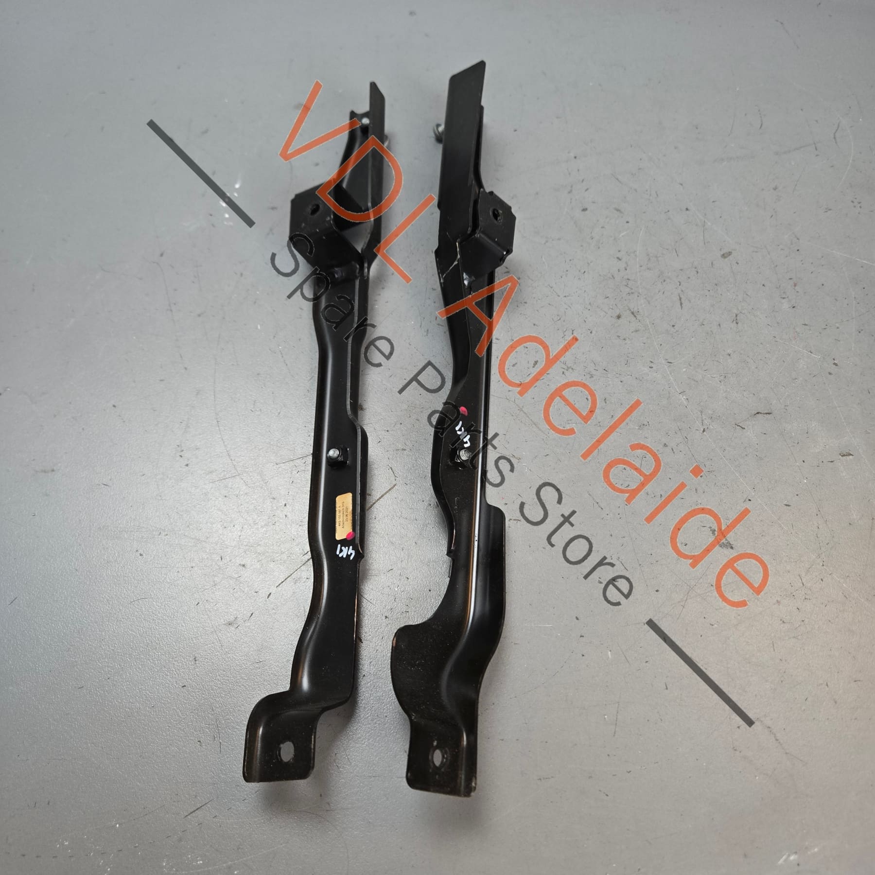 4K0103097A    Audi RS7 Engine Guard Plate 4K0103097A 4K0103098A