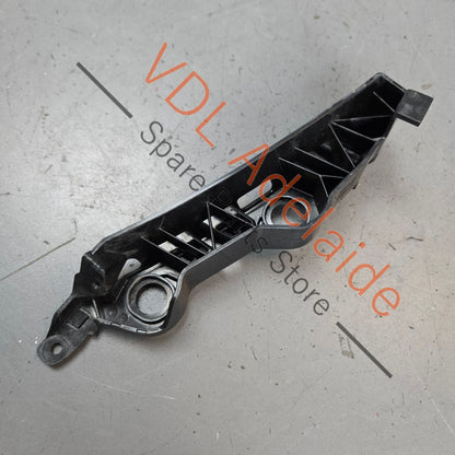 4K8807284A    Audi RS7 Front Right Fender Bumper Bracket Guide 4K8807284A