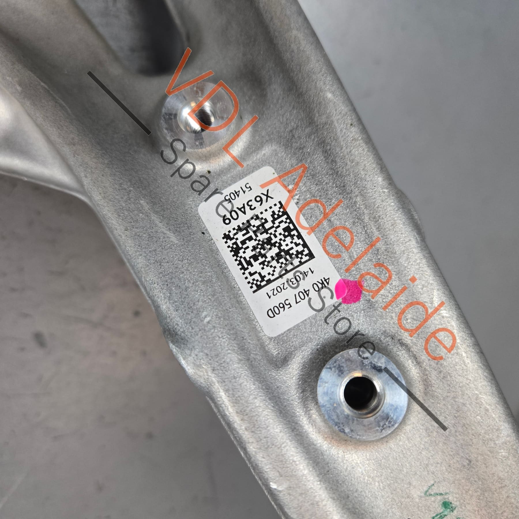 4K0407254C 4K0407560D   Audi RS6 RS7 Front Right Suspension Steering Knuckle Hub Wheel Bearing Housing 4K0407254C 4K0407560D