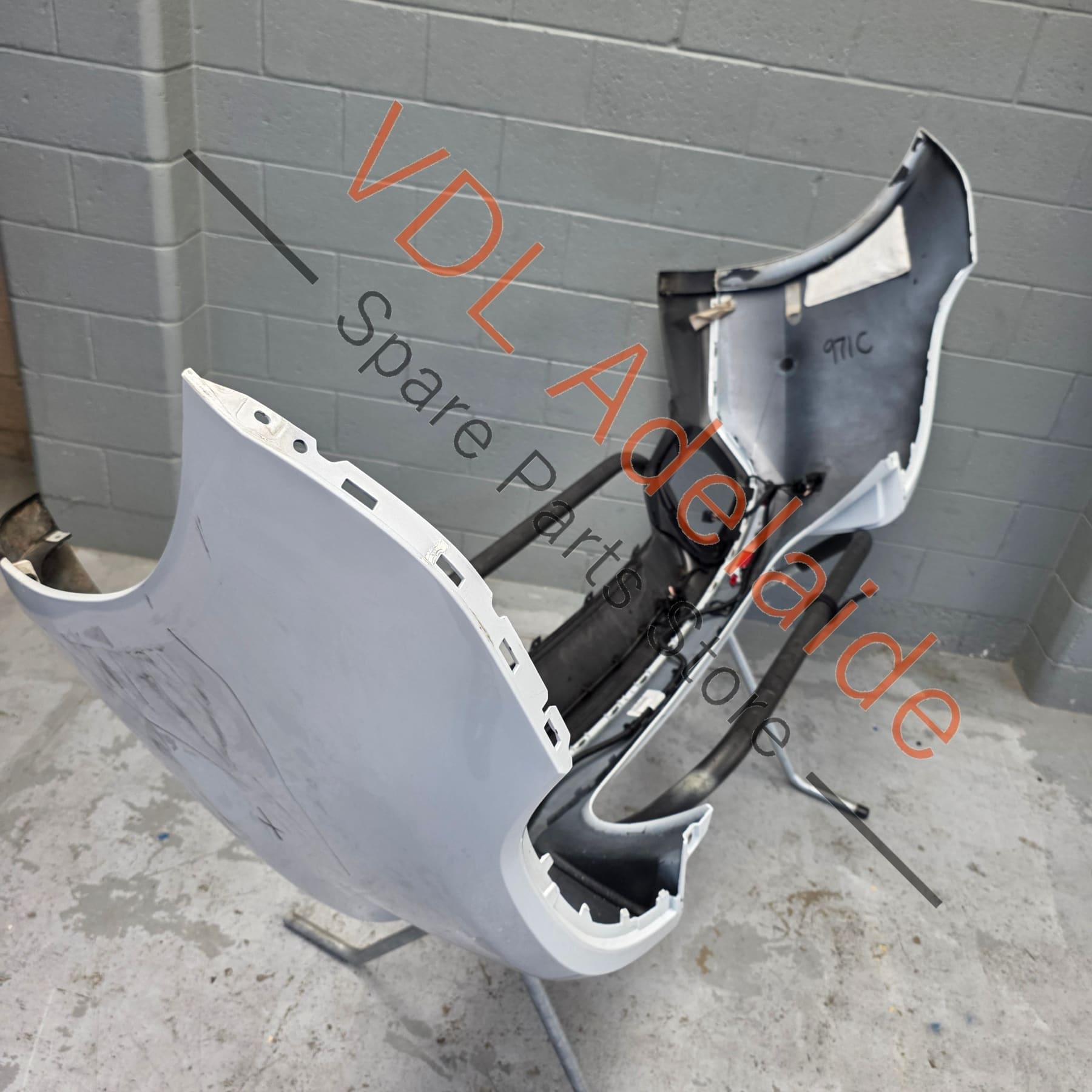 974807983AY 971807514CY    Porsche Panamera Turismo 971 Rear Bumper Cover assembly with diffuser spoiler 974807983AY 971807514CY