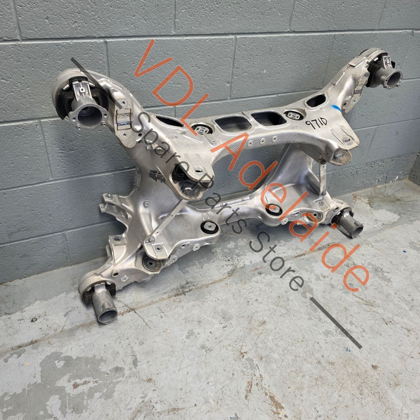 971599030AN 971599030AK    Porsche Panamera 971 Rear Suspension Subframe Cradle 971599030AK 971599030AN